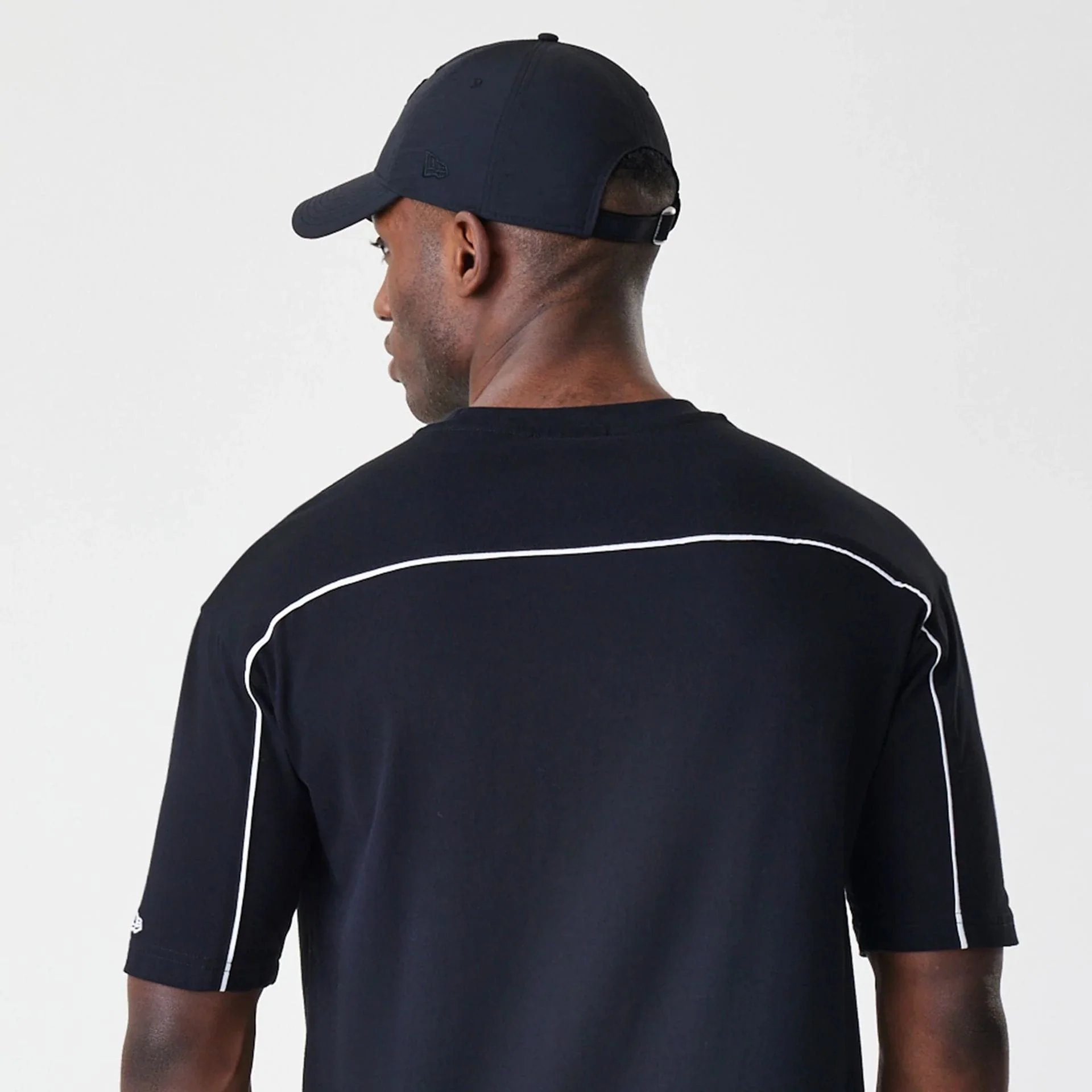 Chicago Bulls NBA Piping Stripe Black Oversized T-Shirt - Image 7