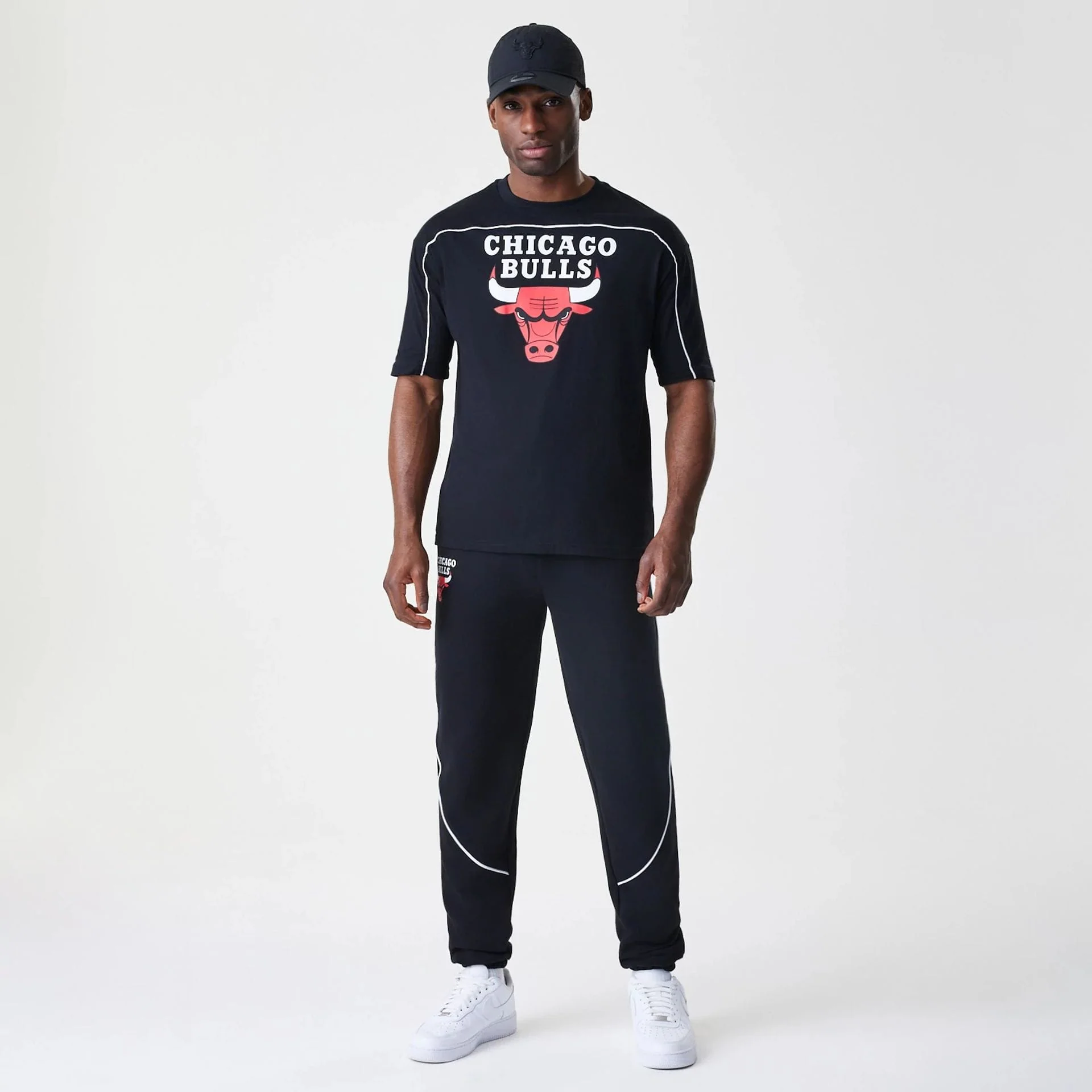 Chicago Bulls NBA Piping Stripe Black Oversized T-Shirt - Image 8