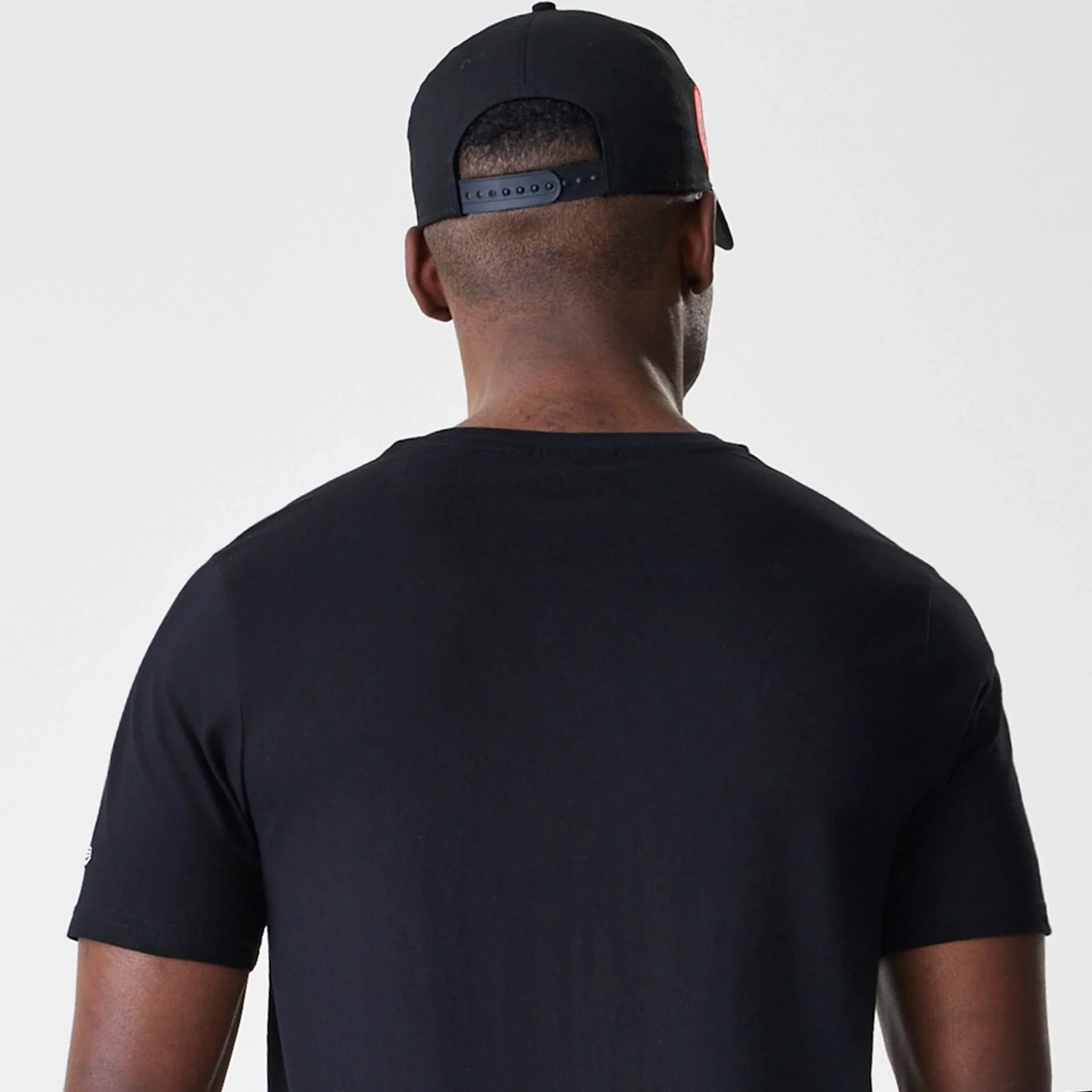 Chicago Bulls NBA Script Black T-Shirt - Image 7