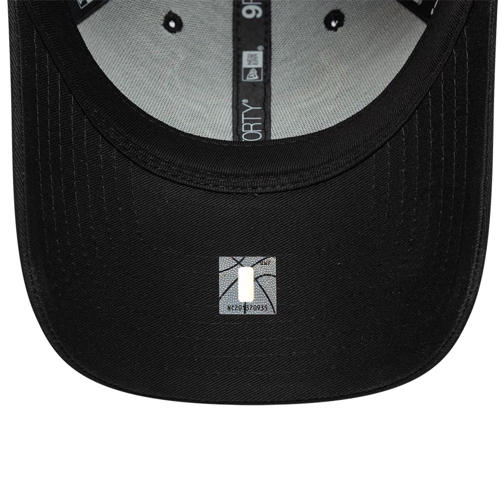 Chicago Bulls NBA Team Outline Black 9FORTY Adjustable Cap - Image 5