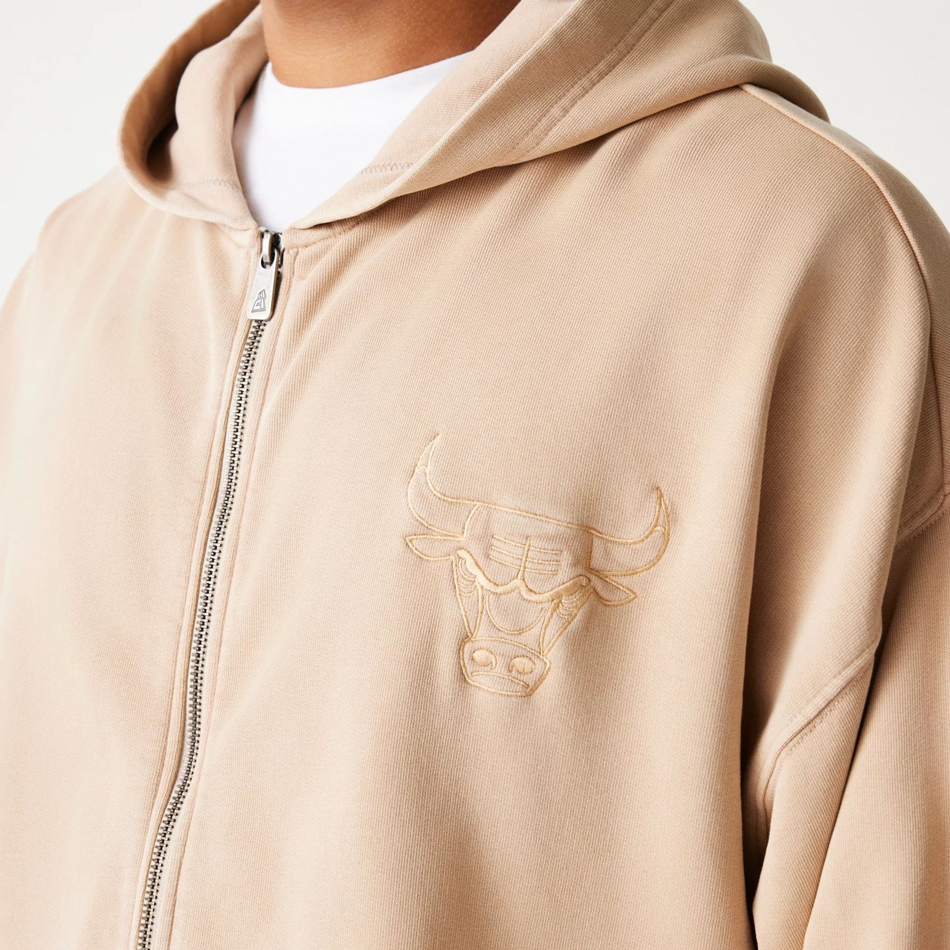 Chicago Bulls NBA Washed Beige Full Zip Hoodie - Image 4