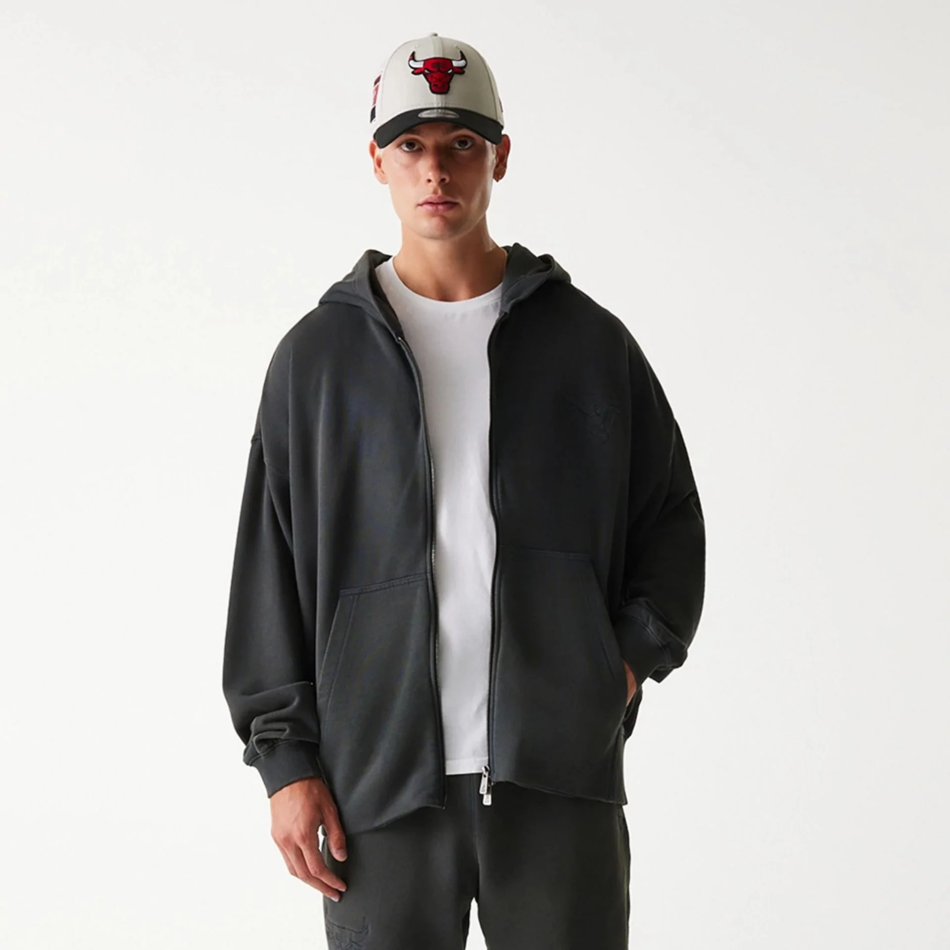 Chicago Bulls NBA Washed Grey Full Zip Hoodie - Image 3