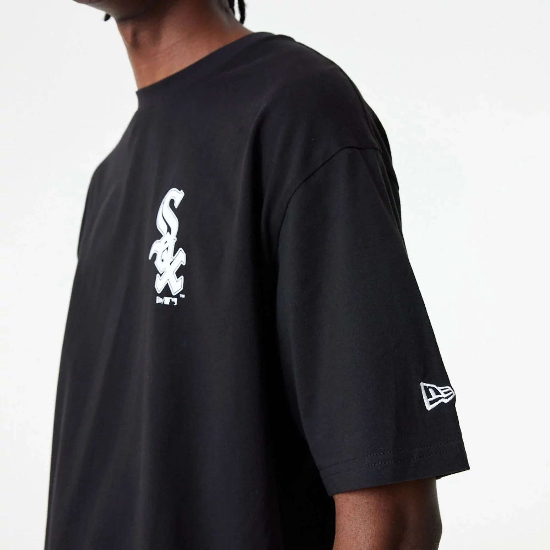Chicago White Sox MLB Essential Black Oversized T-Shirt - Image 3