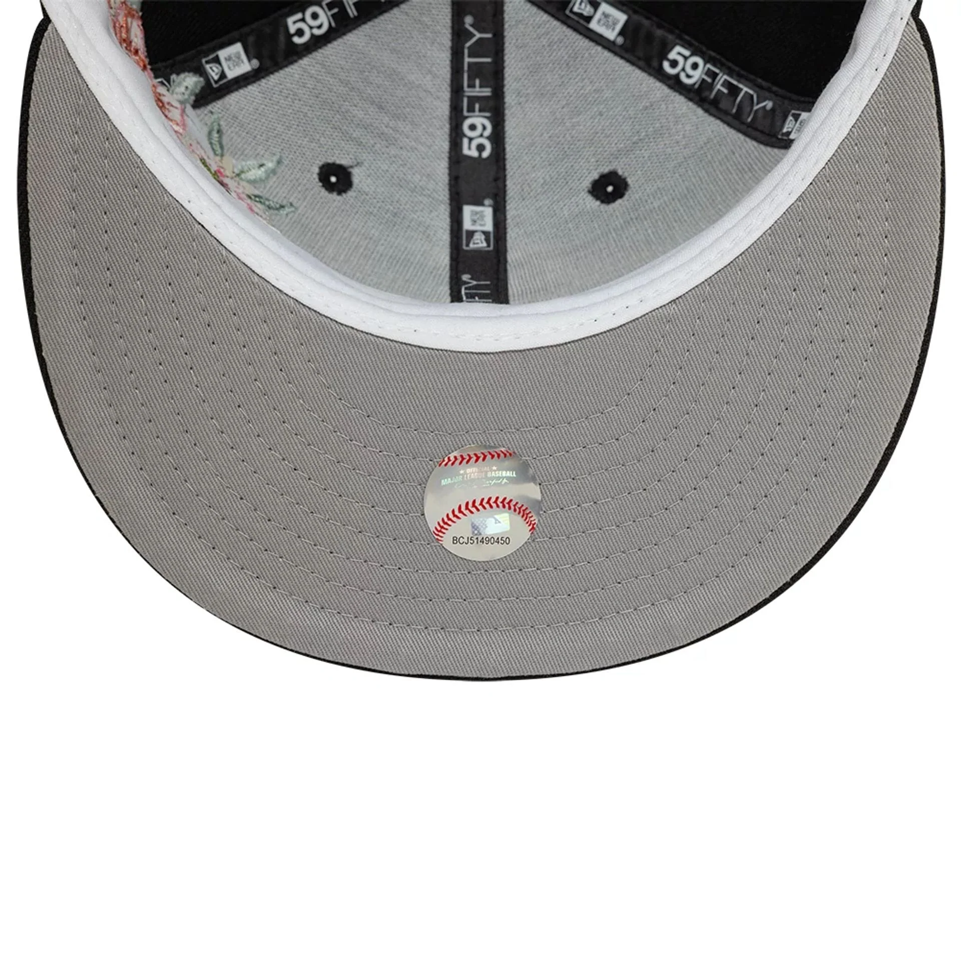Chicago White Sox MLB Floral Black 59FIFTY Fitted Cap - Image 2