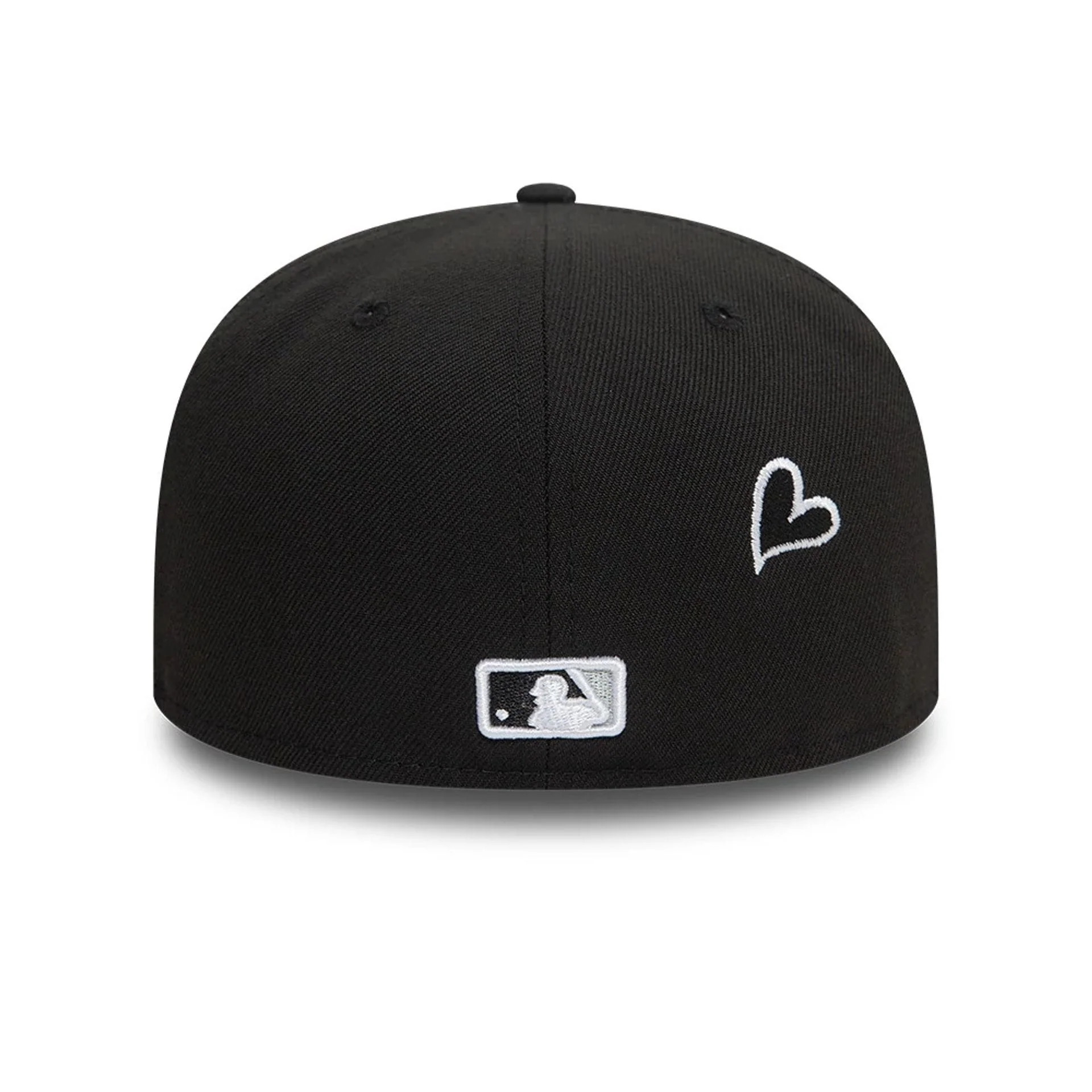 Chicago White Sox MLB Heart Icon Black 59FIFTY Fitted Cap - Image 5