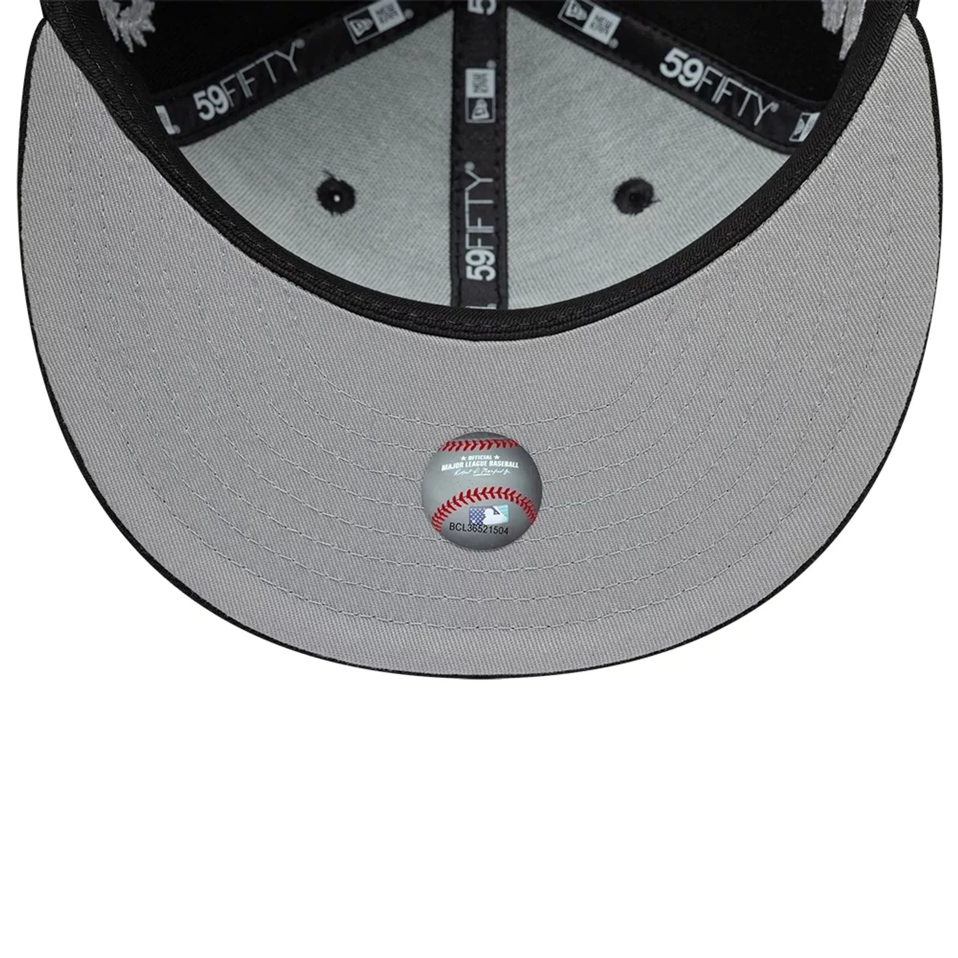 Chicago White Sox MLB Mythical Black 59FIFTY Fitted Cap - Image 2