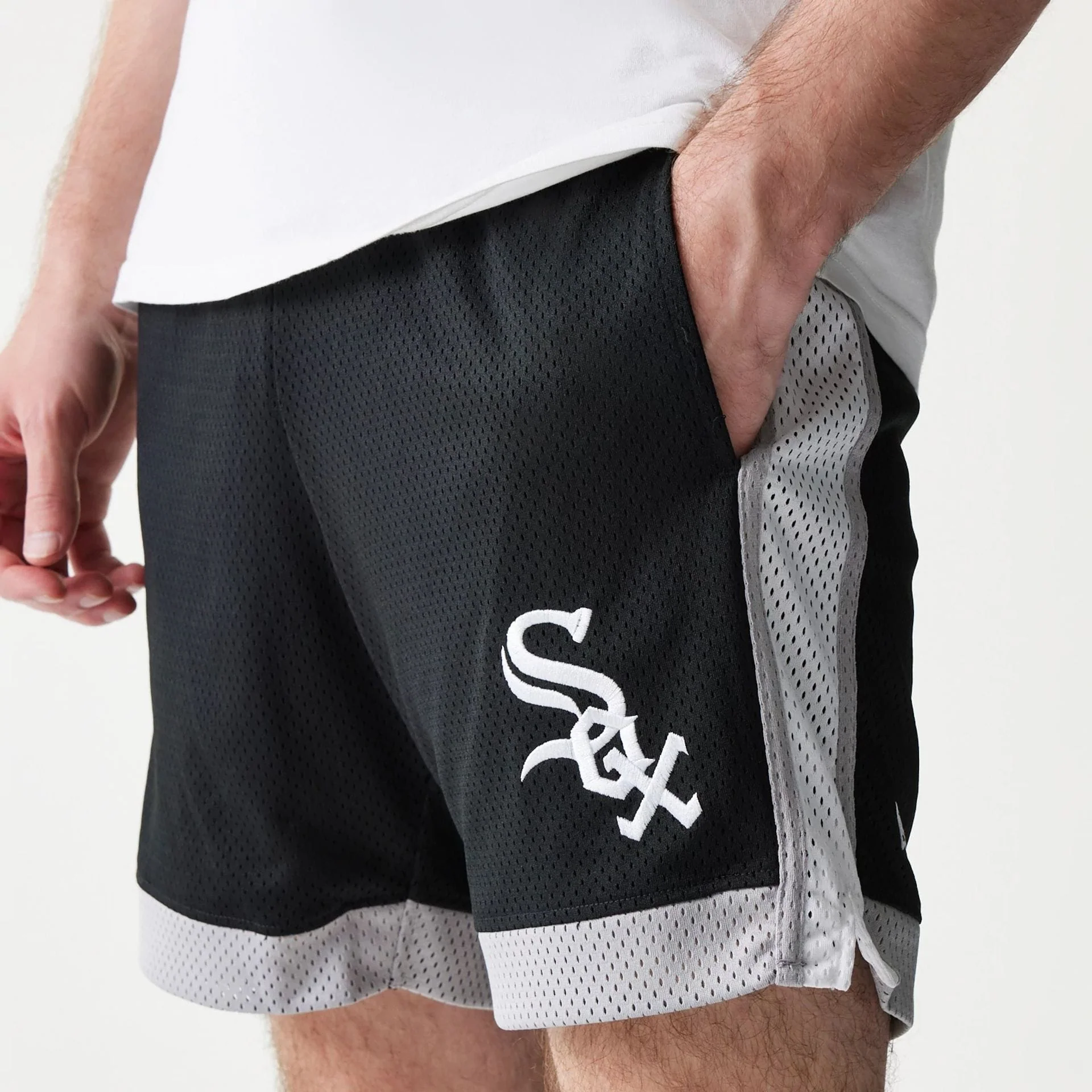 Chicago White Sox MLB Sport Classic Black Shorts - Image 3