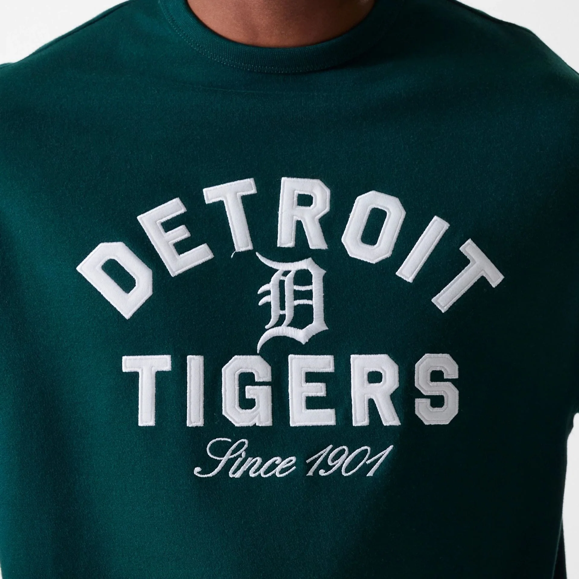 Detroit Tigers MLB Heritage Dark Green Oversized Crew Neck Sweater - Image 6