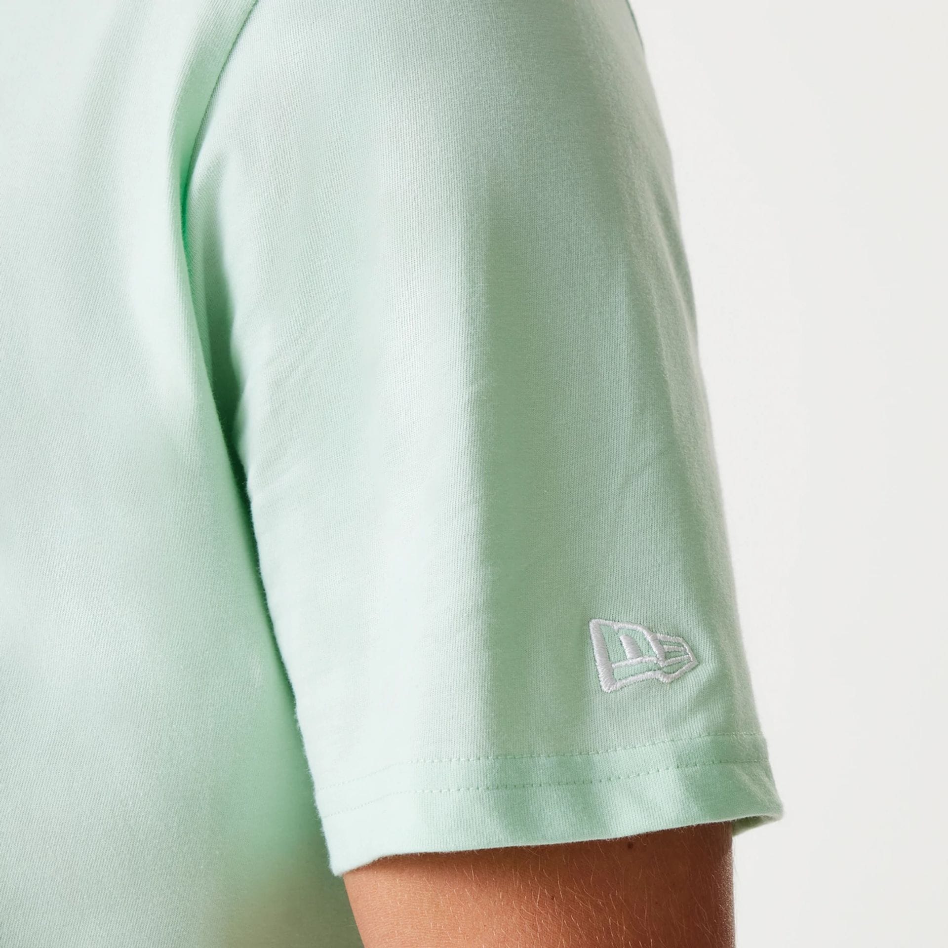 LA Dodgers MLB Arch Graphic Pastel Green T-Shirt - Image 5