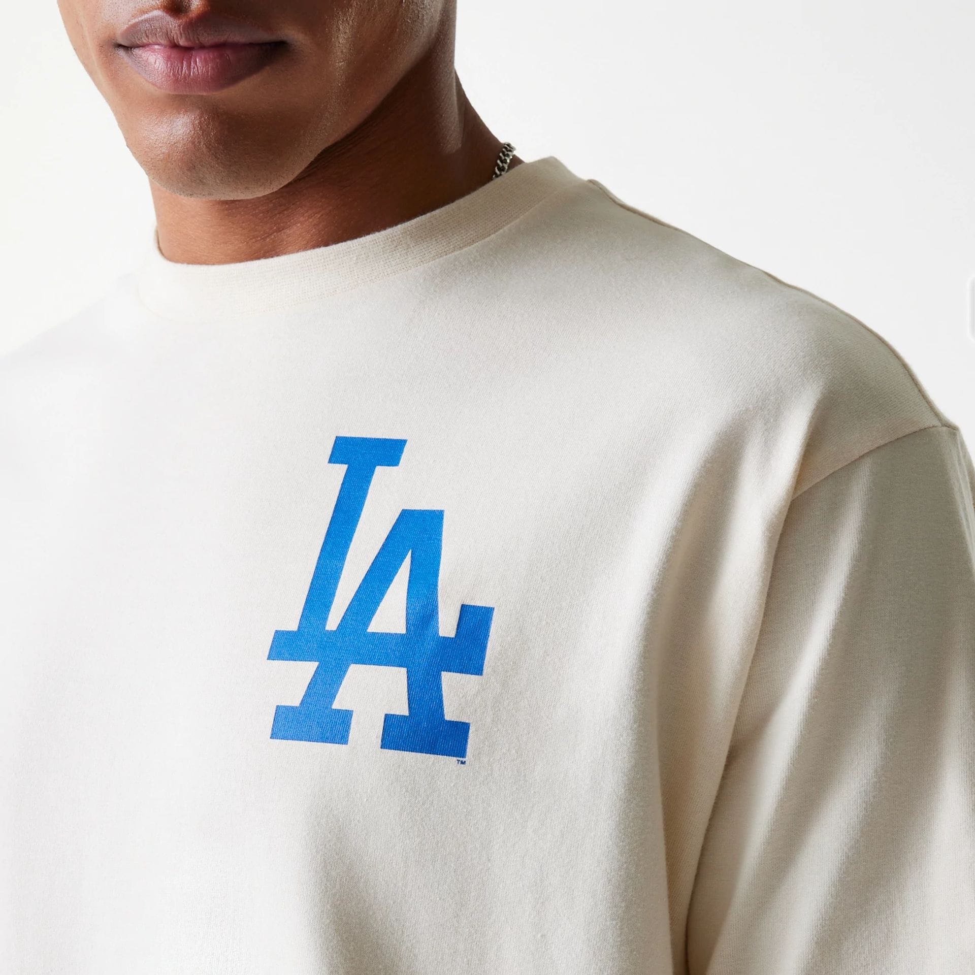 LA Dodgers MLB Baseball Graphic Light Beige Oversized T-Shirt - Image 6