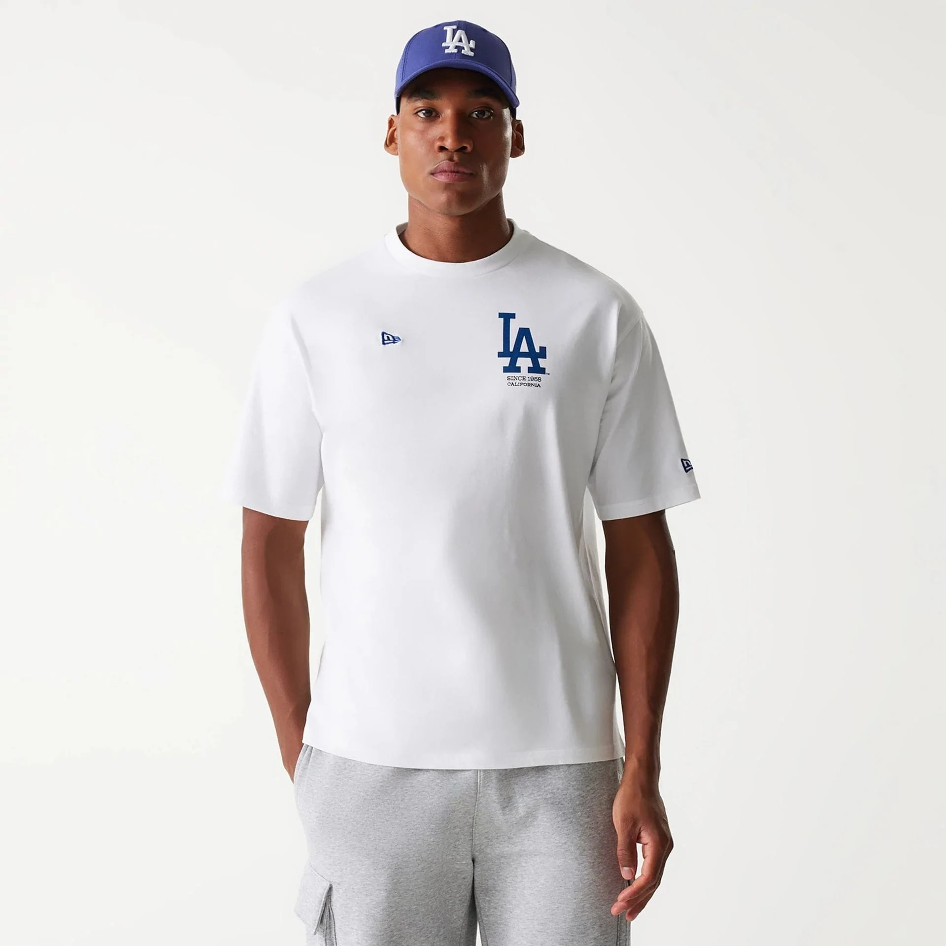 LA Dodgers MLB Baseball Graphic White Oversized T-Shirt - Image 2