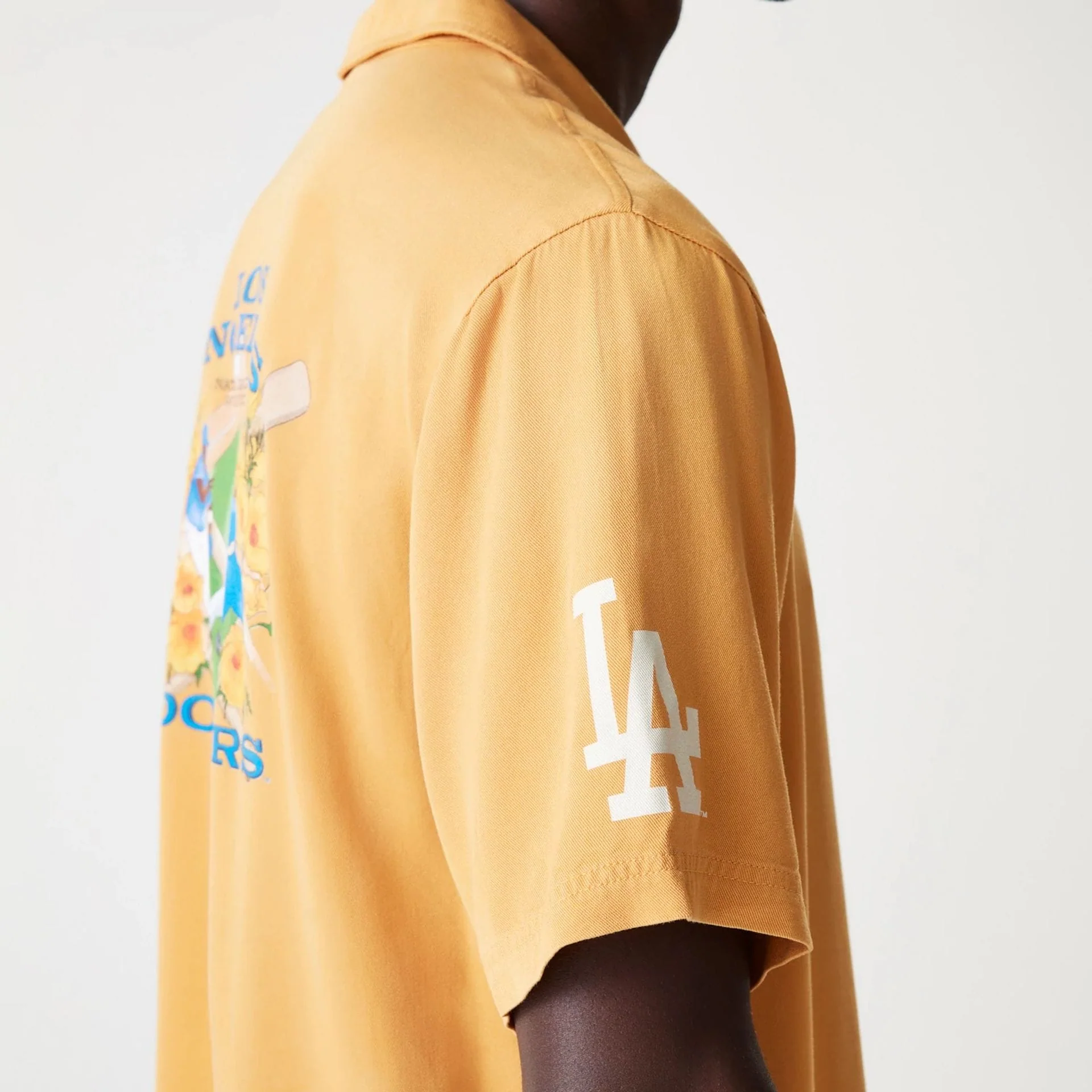 LA Dodgers MLB Graphic Beige Revere Short Sleeve Shirt - Image 5