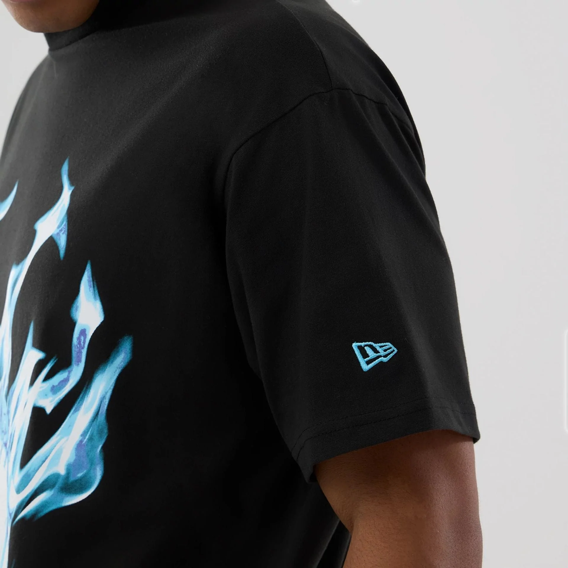 LA Dodgers MLB On Fire Black Oversized T-Shirt - Image 5