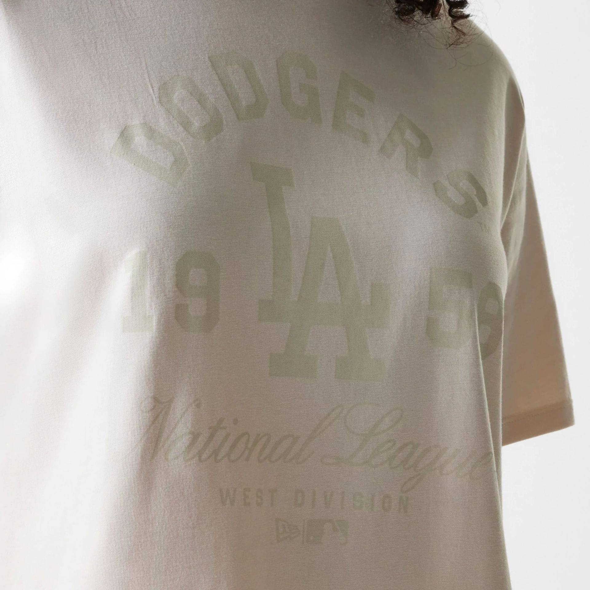 LA Dodgers Womens MLB Tonal Graphic Light Beige Oversized T-Shirt - Image 4