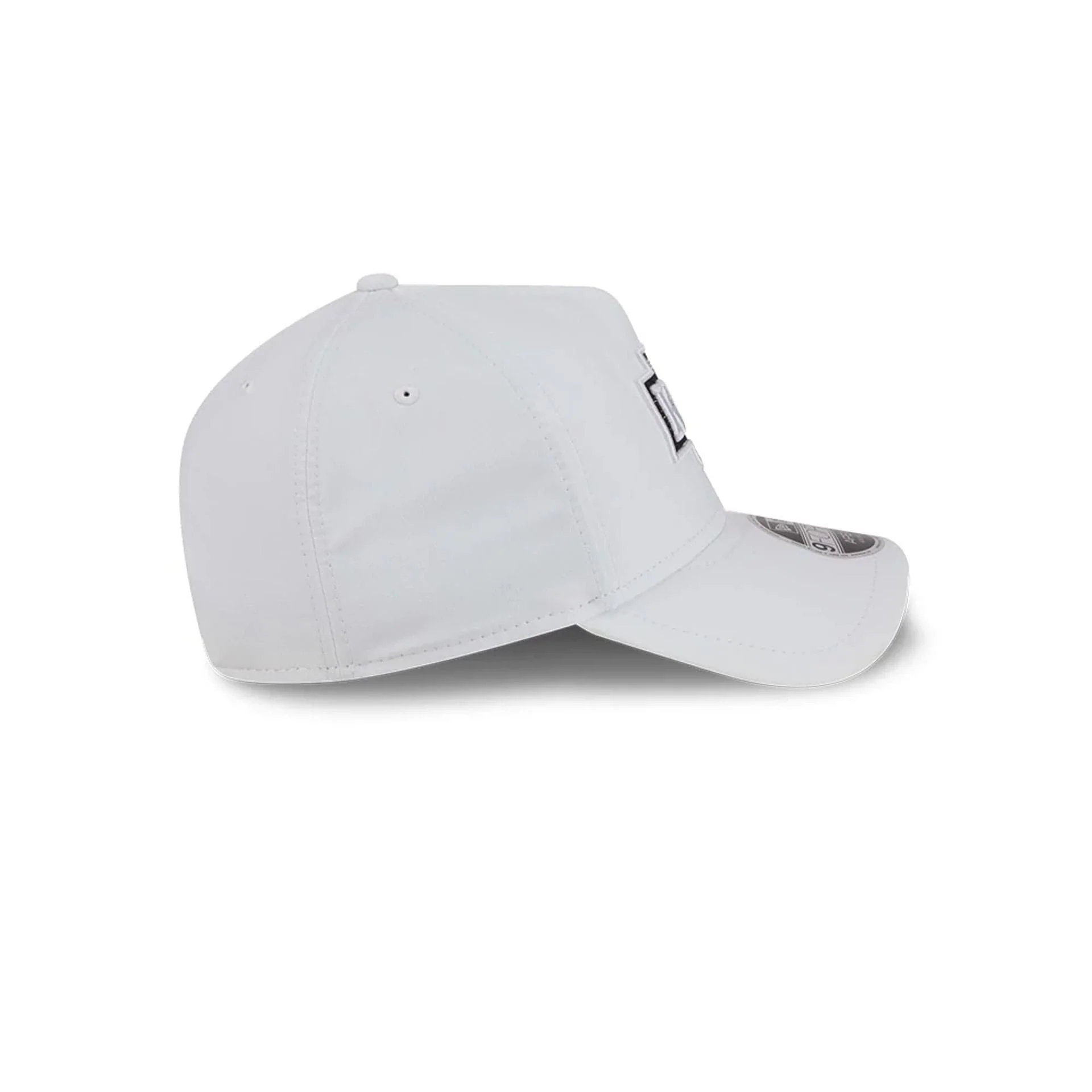 LA Kings NHL Quickstrike White 9FORTY Apex Adjustable Cap - Image 6