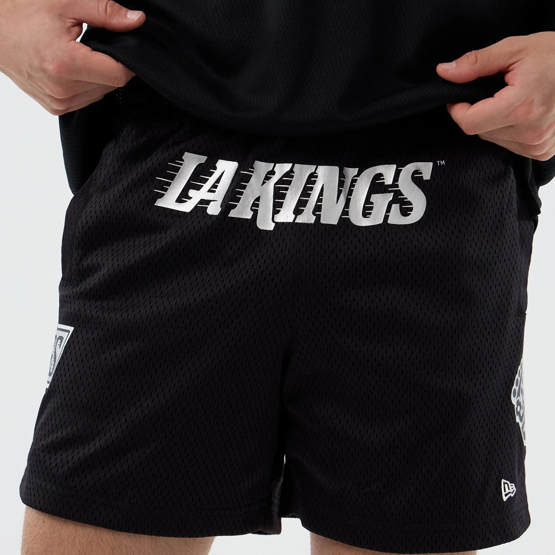 LA Kings NHL Street Culture Black Oversized Shorts - Image 4
