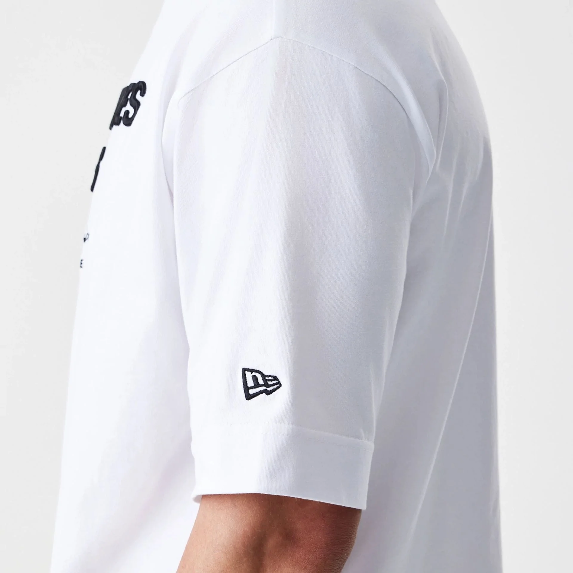 LA Lakers NBA Linear White T-Shirt - Image 7