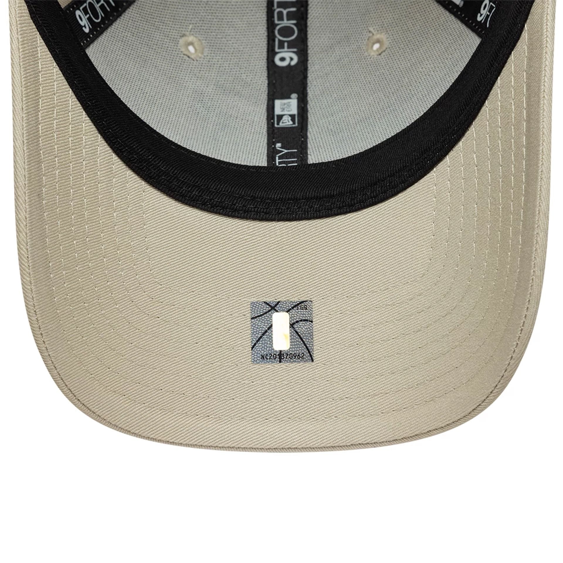 LA Lakers NBA Team Outline Cream 9FORTY Adjustable Cap - Image 5