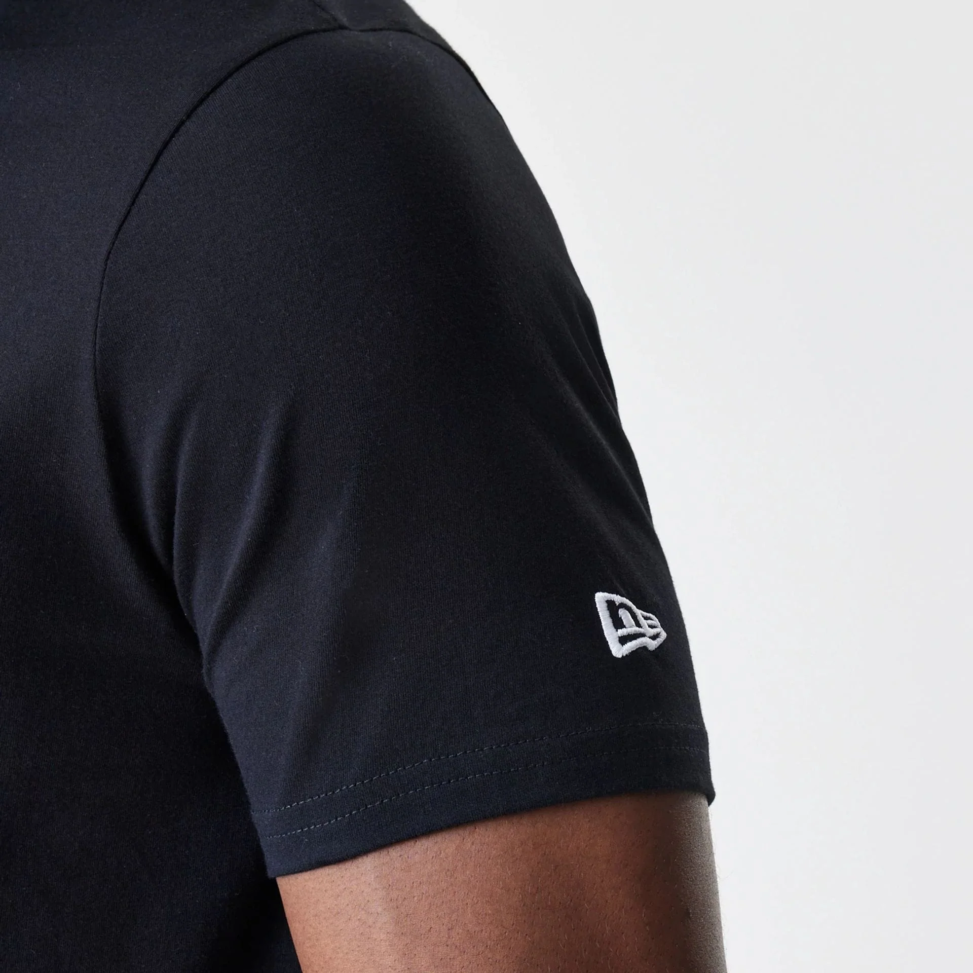 Las Vegas Raiders NFL Logo Black T-Shirt - Image 5