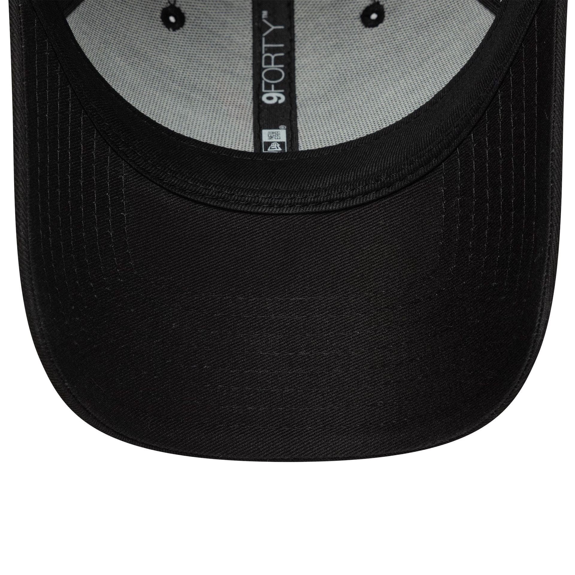 Liverpool FC Core Black 9FORTY Adjustable Cap - Image 5