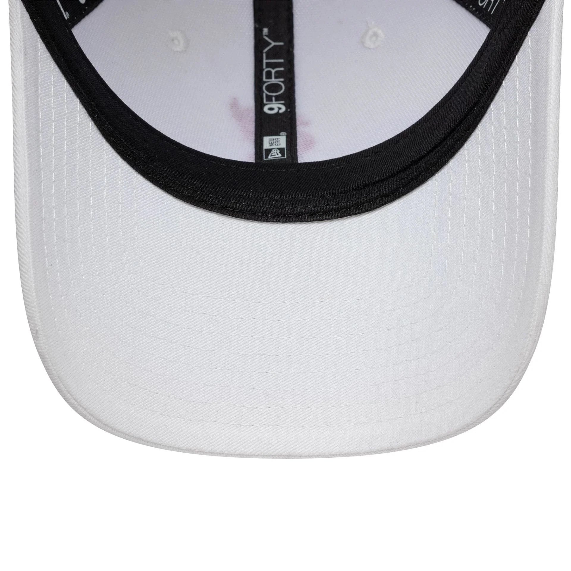 Liverpool FC Core White 9FORTY Adjustable Cap - Image 5