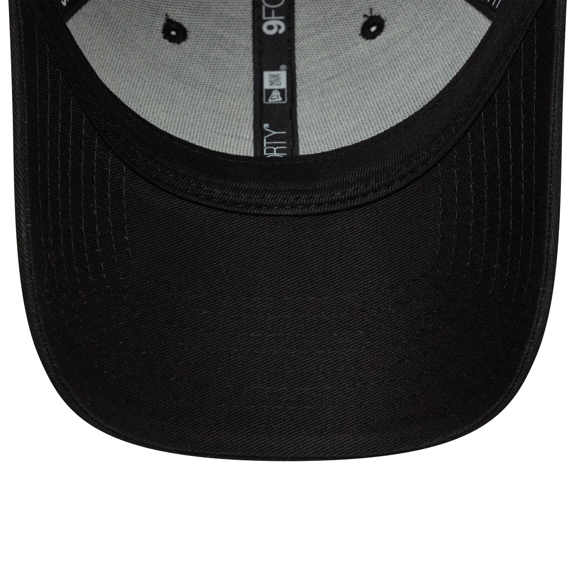 Liverpool Football Club Core Black 9FORTY Adjustable Cap - Image 5