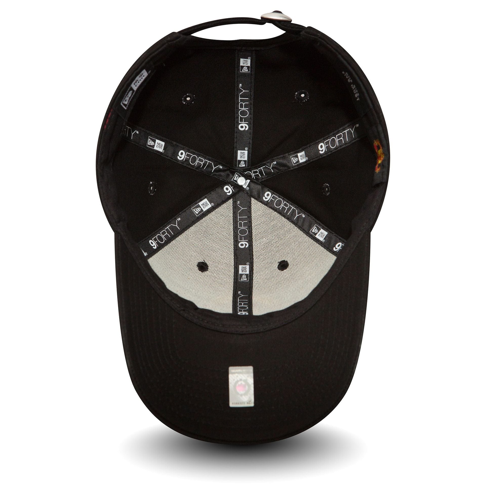 Manchester United Essential Black 9FORTY Cap - Image 5