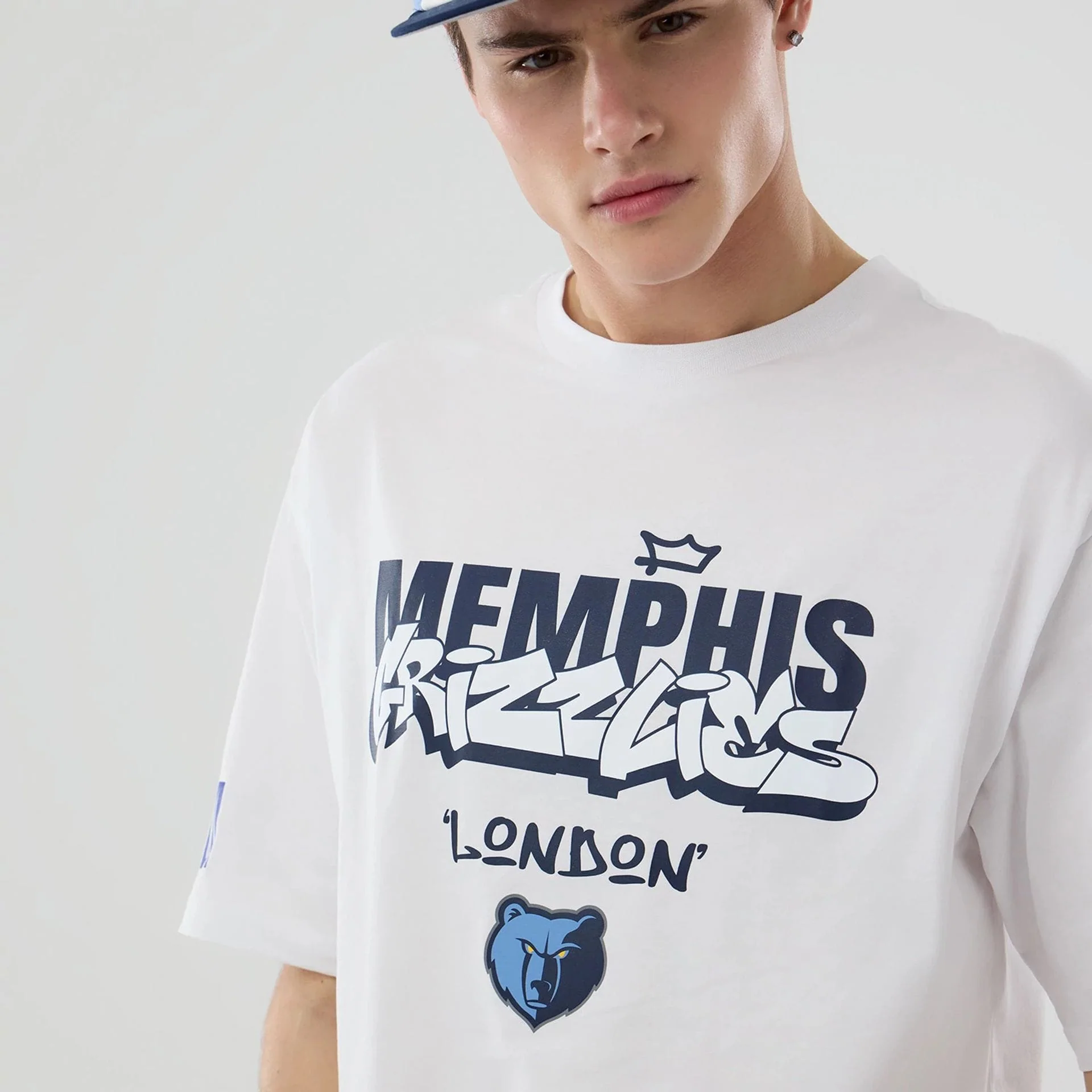 Memphis Grizzlies NBA London Game 2026 White Oversized T-Shirt - Image 3