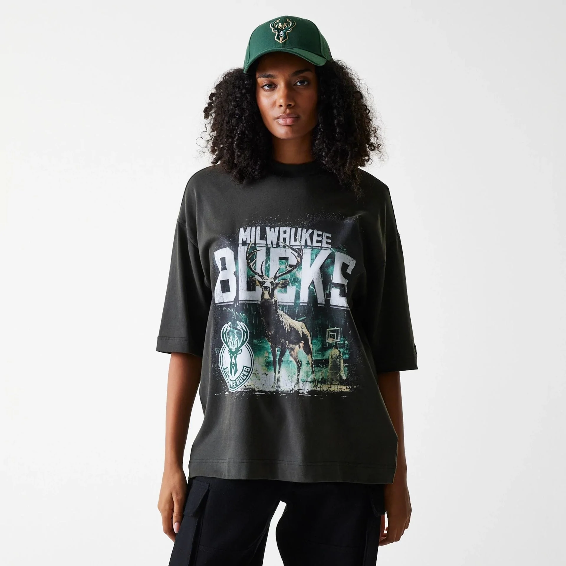 Milwaukee Bucks NBA Washed Graphic Grey T-Shirt - Image 4