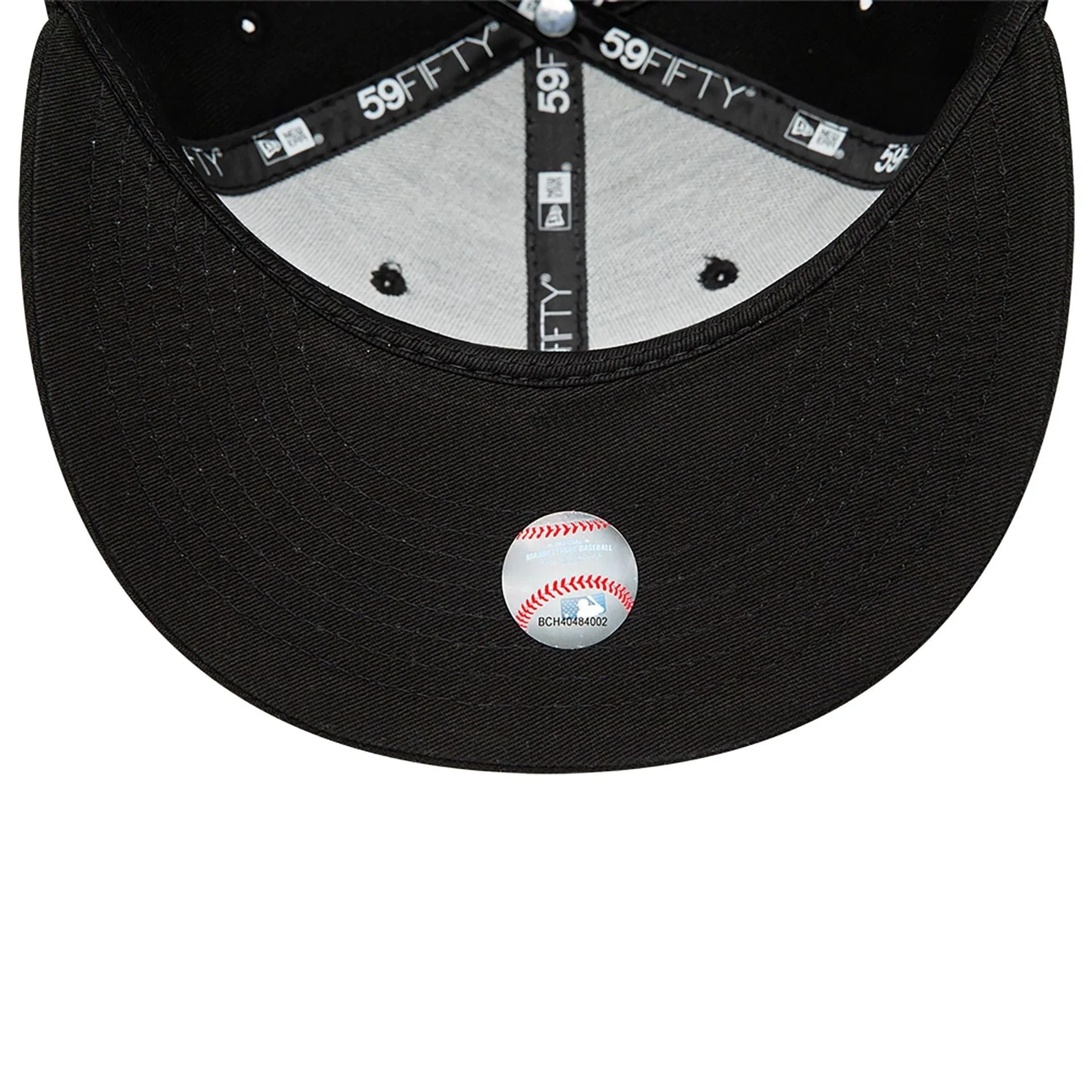 MLB Black On Black Boston Red Sox 59FIFTY Fitted Cap - Image 2