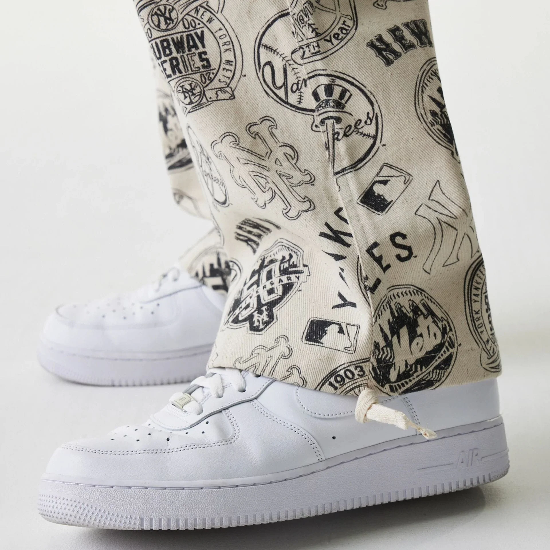MLB Subway Series All Over Print Cargo Trousers - Image 7