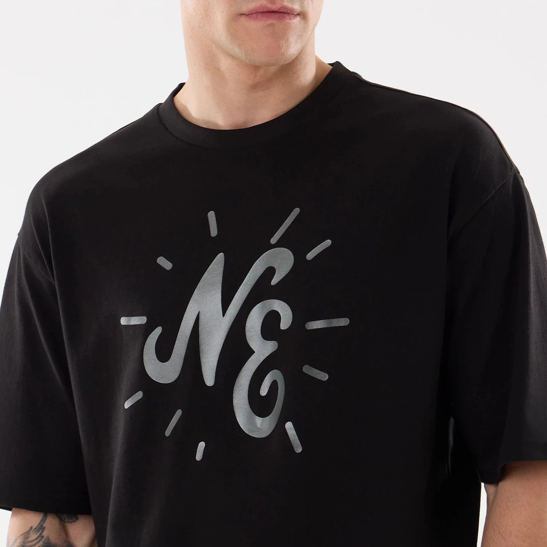 New Era 59FIFTY Day Graphic Black T-Shirt - Image 7