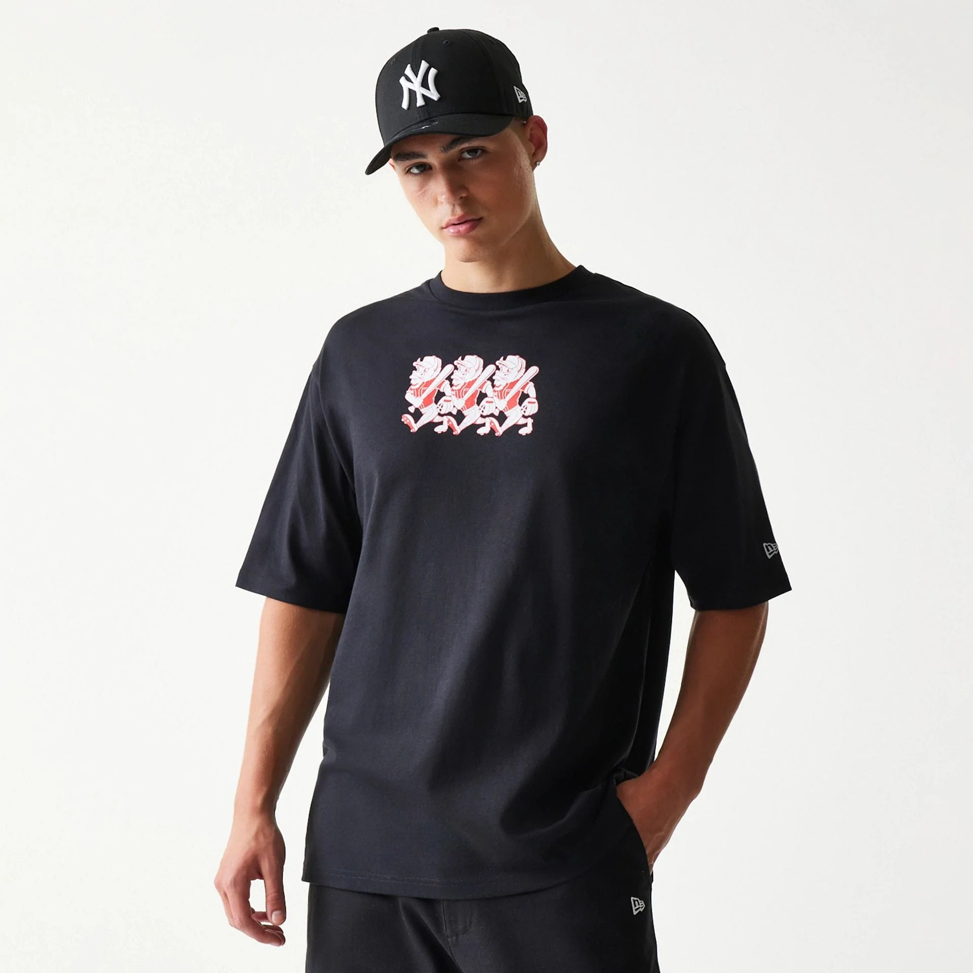 New Era Baseball Cows Character Graphic Black Oversized T-Shirt - Image 3