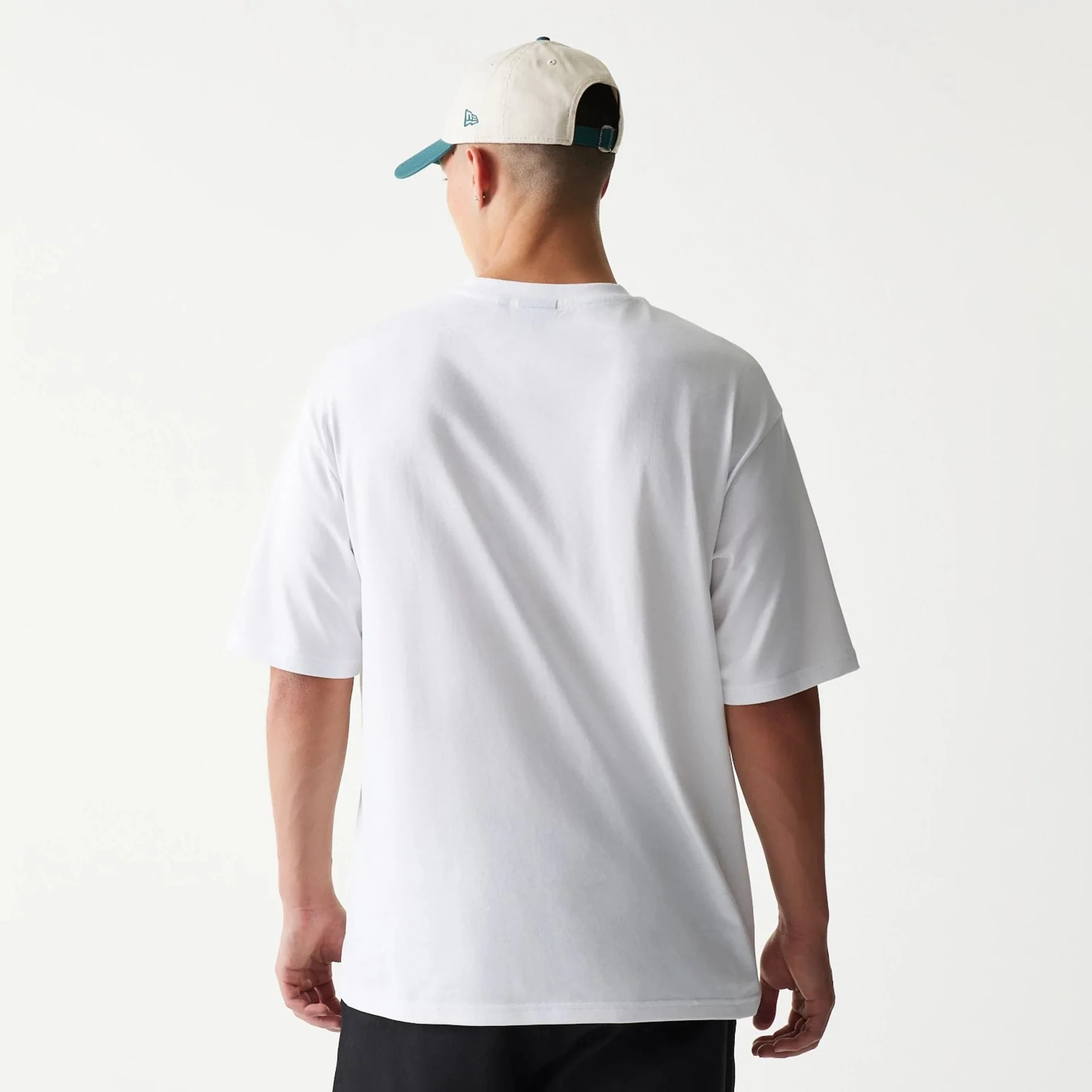 New Era Baseball Player Graphic White Oversized T-Shirt - Image 2