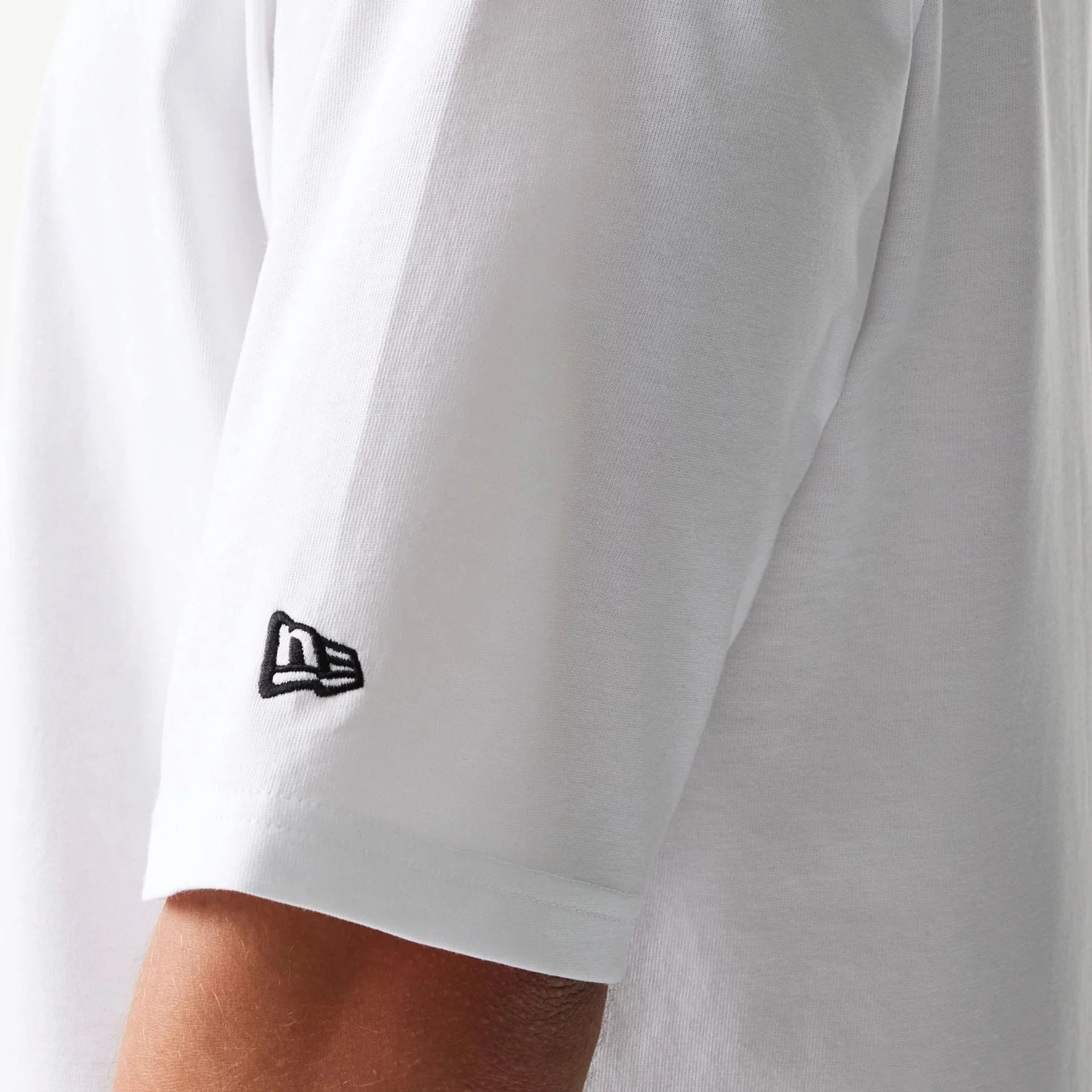 New Era Baseball Player Graphic White Oversized T-Shirt - Image 5