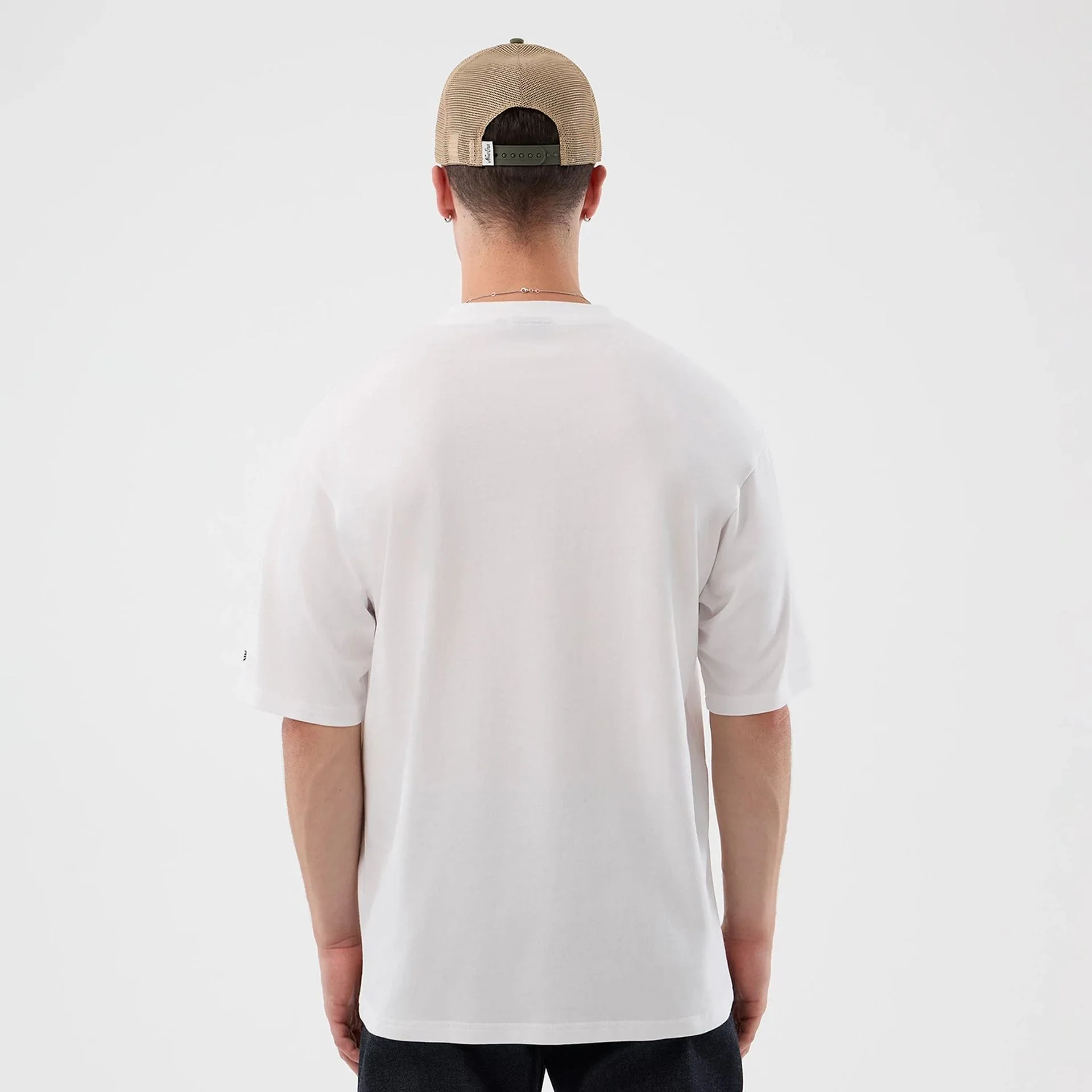 New Era Beach Graphic White Oversized T-Shirt - Image 2