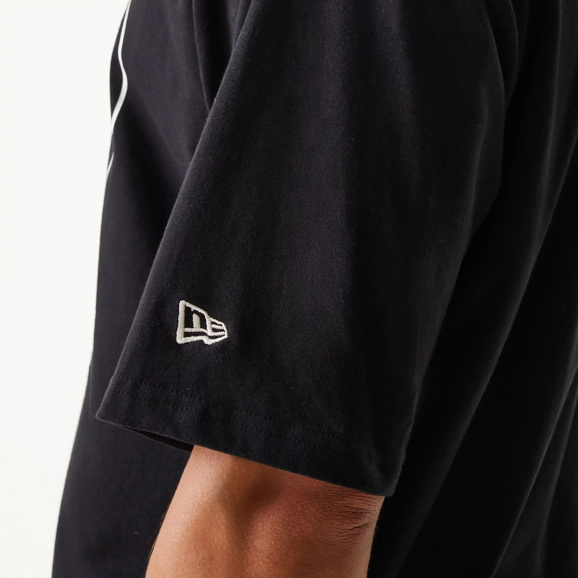 New Era Crest Black Oversized T-Shirt - Image 5