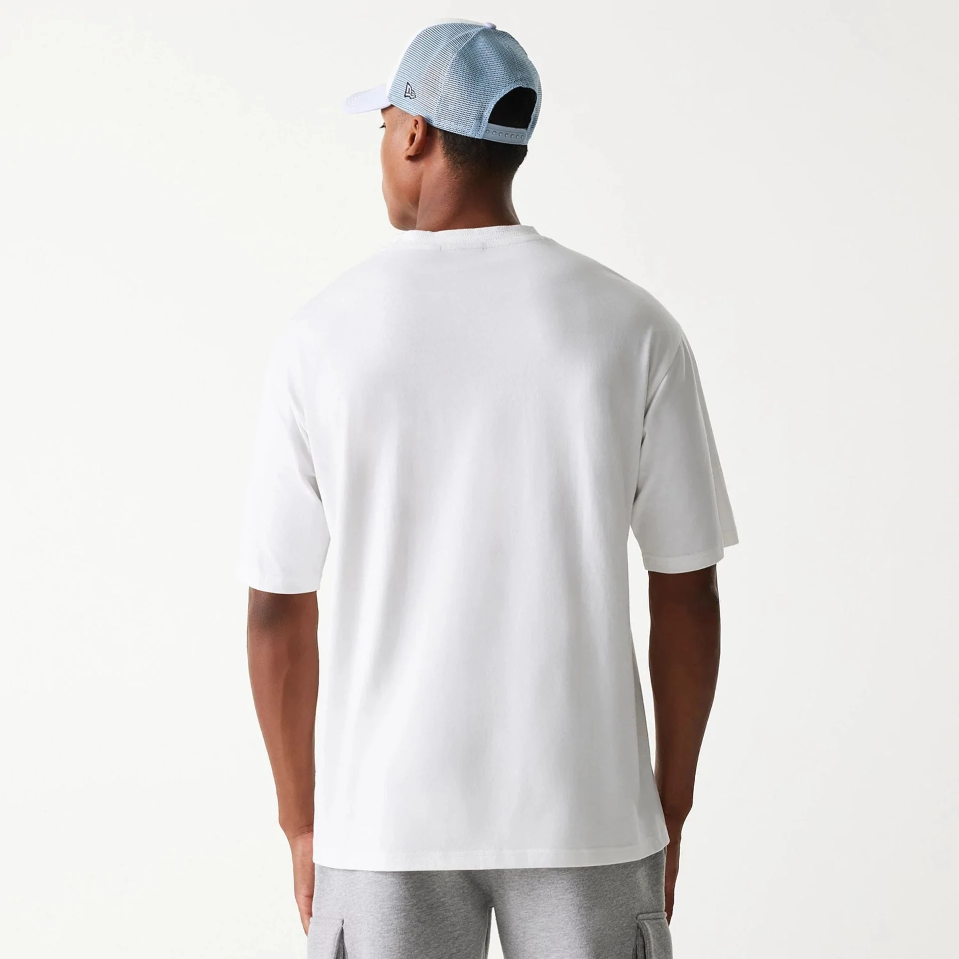 New Era Crest White Oversized T-Shirt - Image 2