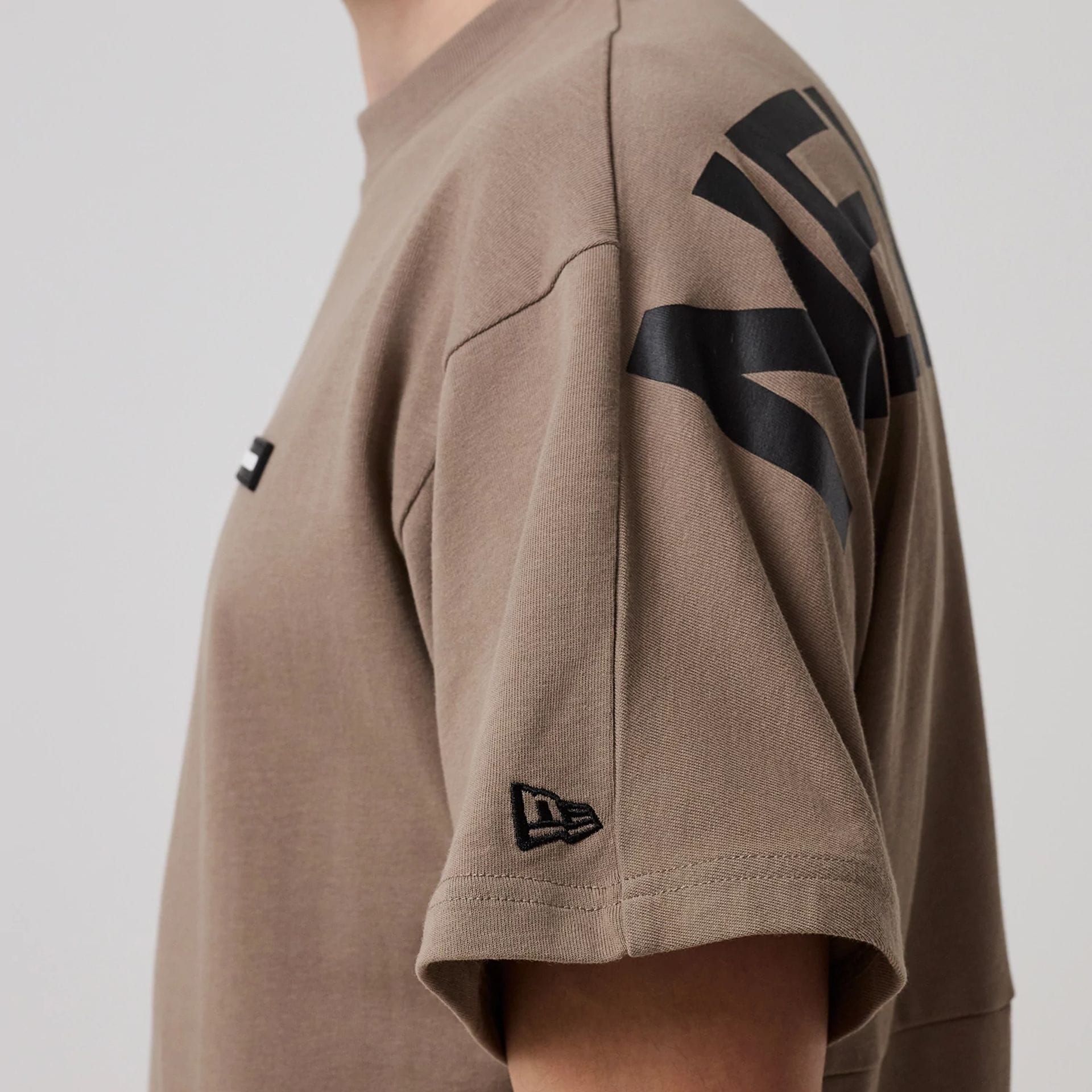 New Era Distressed Brown T-Shirt - Image 5