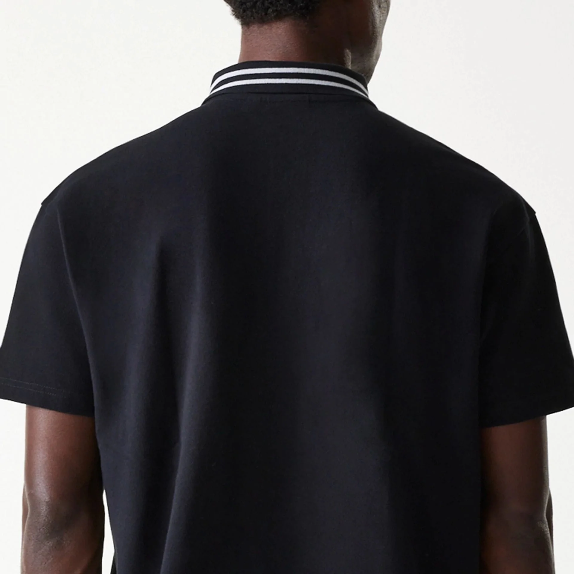New Era Drop Shoulder Black Polo Shirt - Image 7