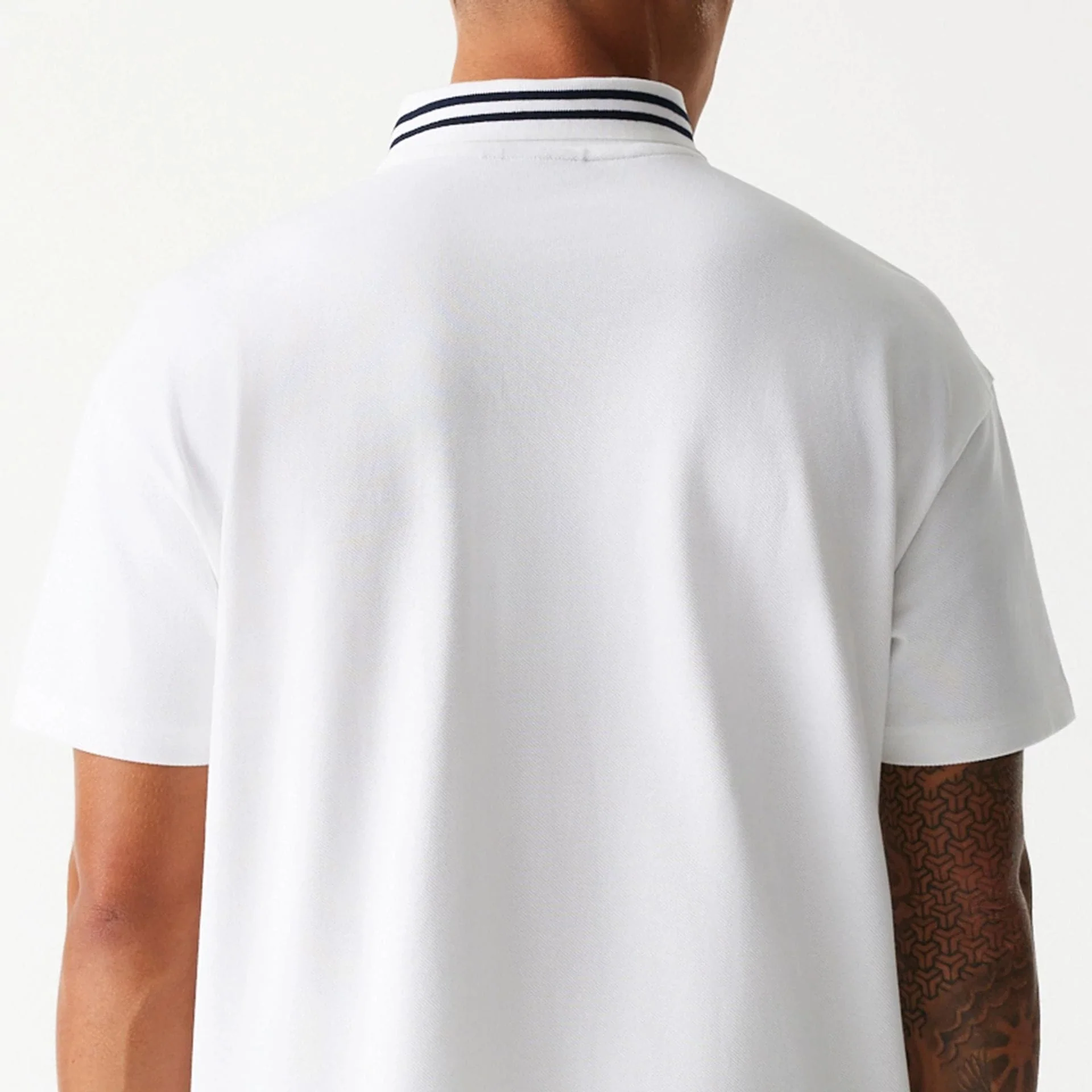 New Era Drop Shoulder White Polo Shirt - Image 7