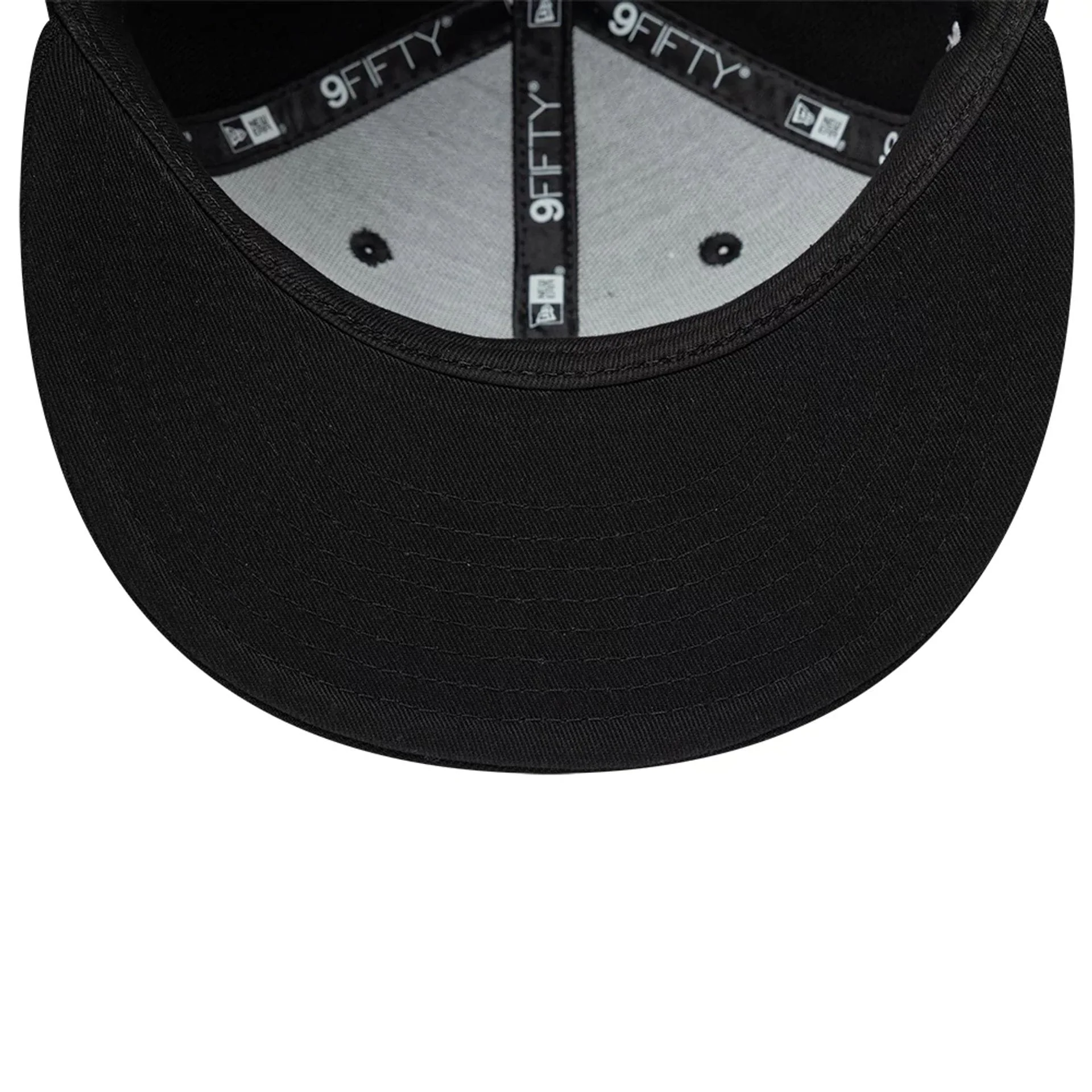 New Era Essential Black 9FIFTY Snapback Adjustable Cap - Image 7