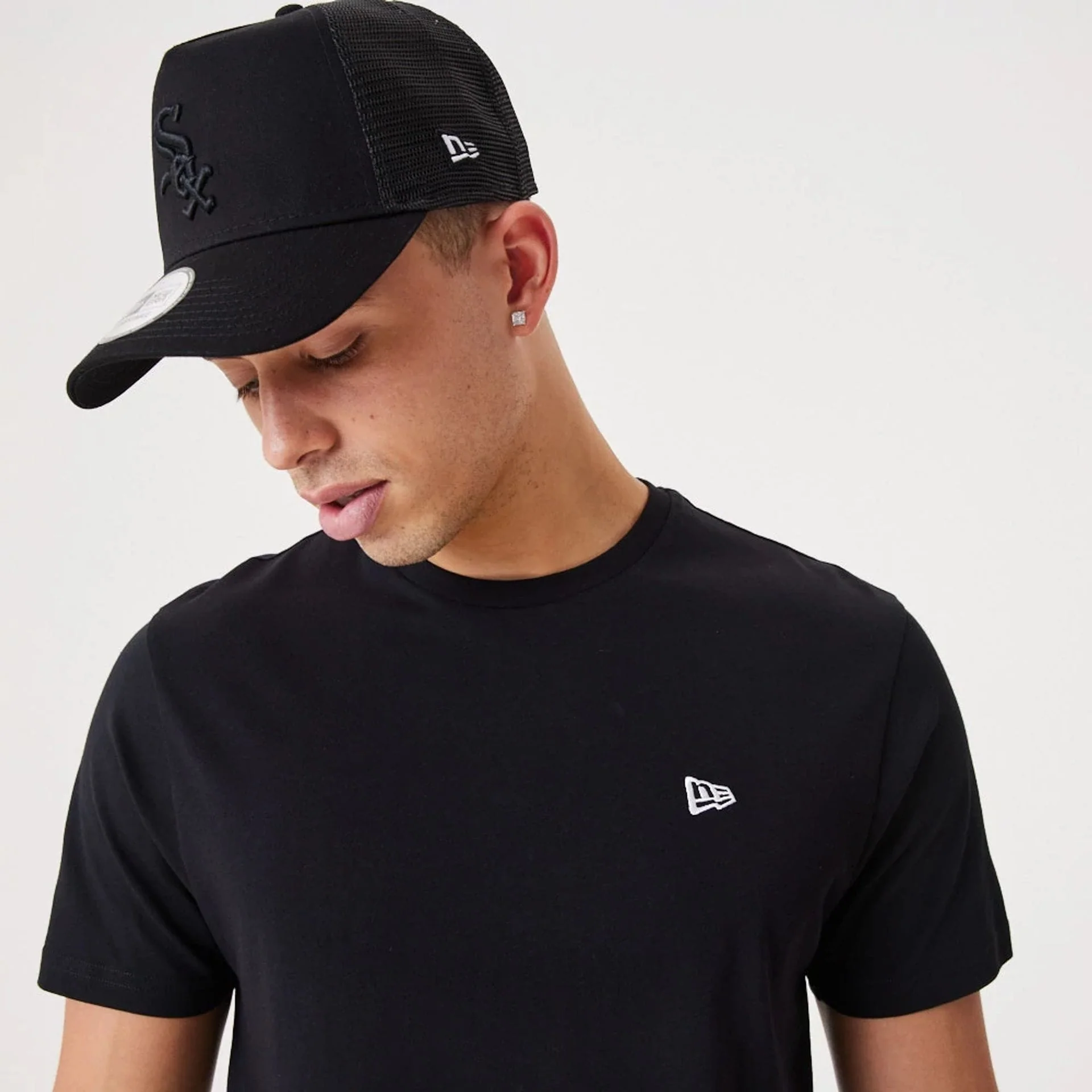 New Era Essential Black T-Shirt - Image 5
