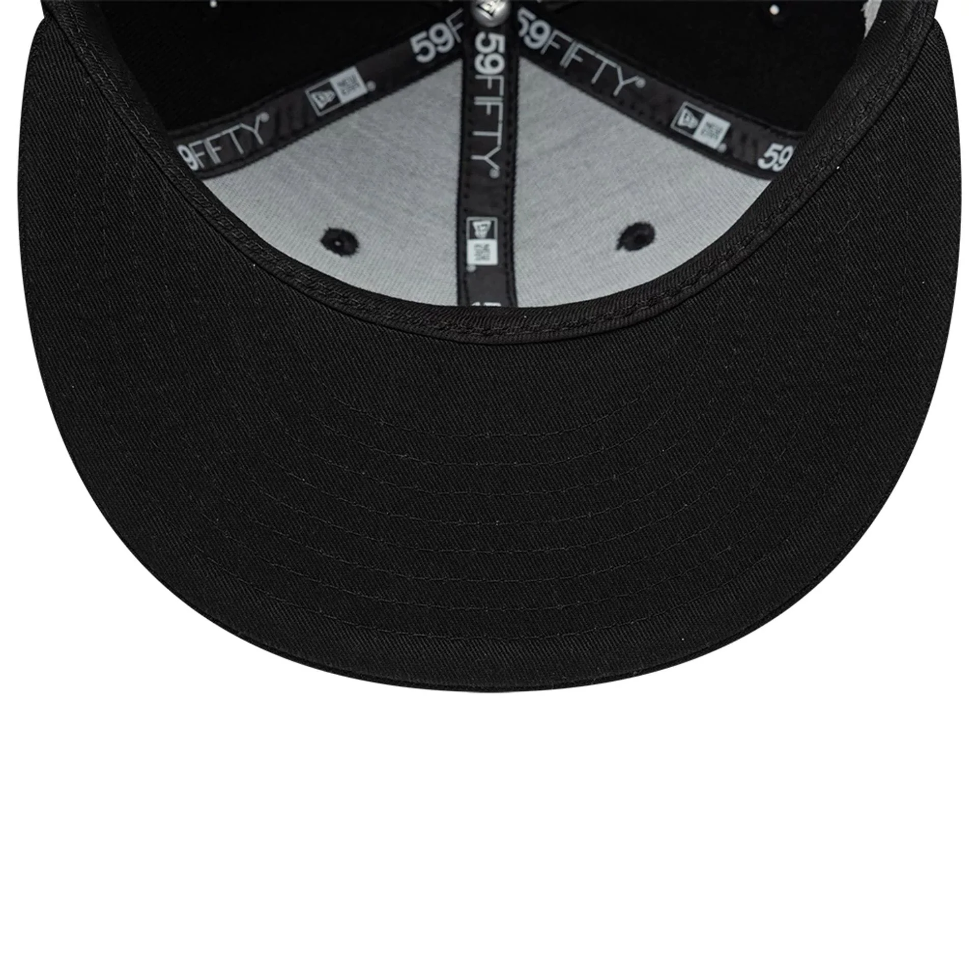New Era Essential Tagging Black 59FIFTY Fitted Cap - Image 7