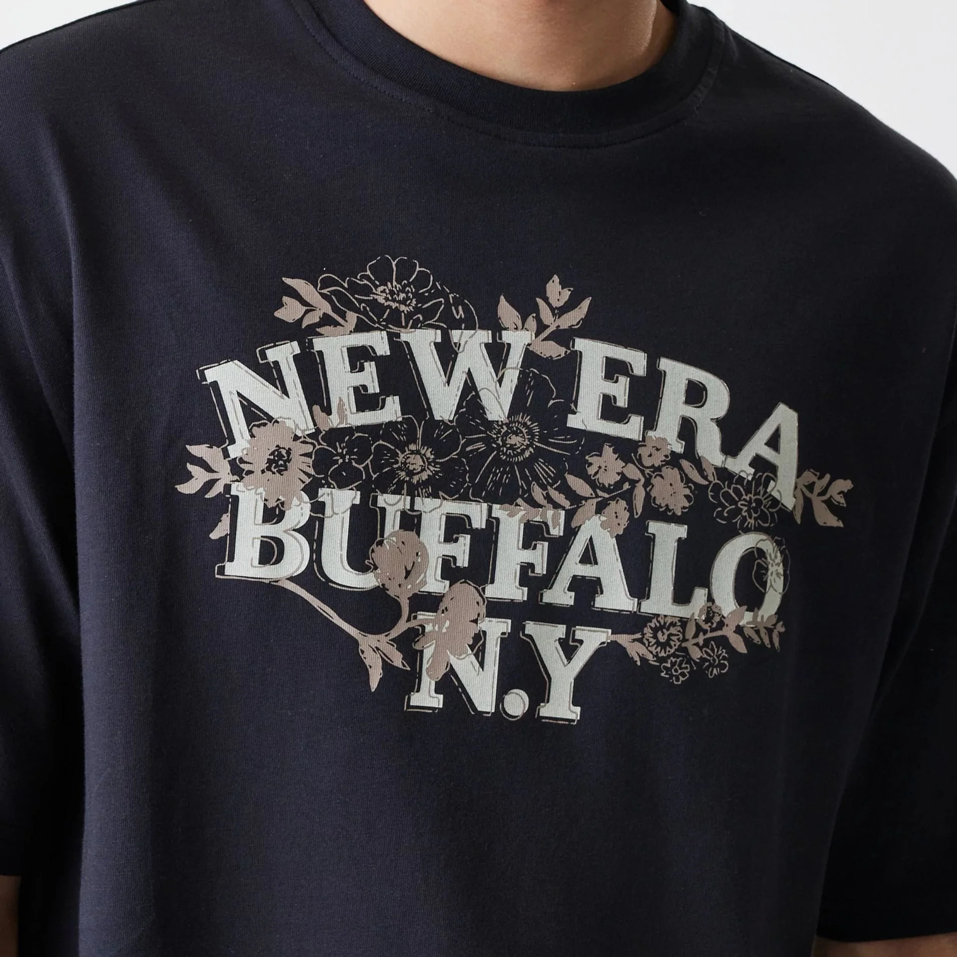 New Era Floral Black Oversized T-Shirt - Image 4