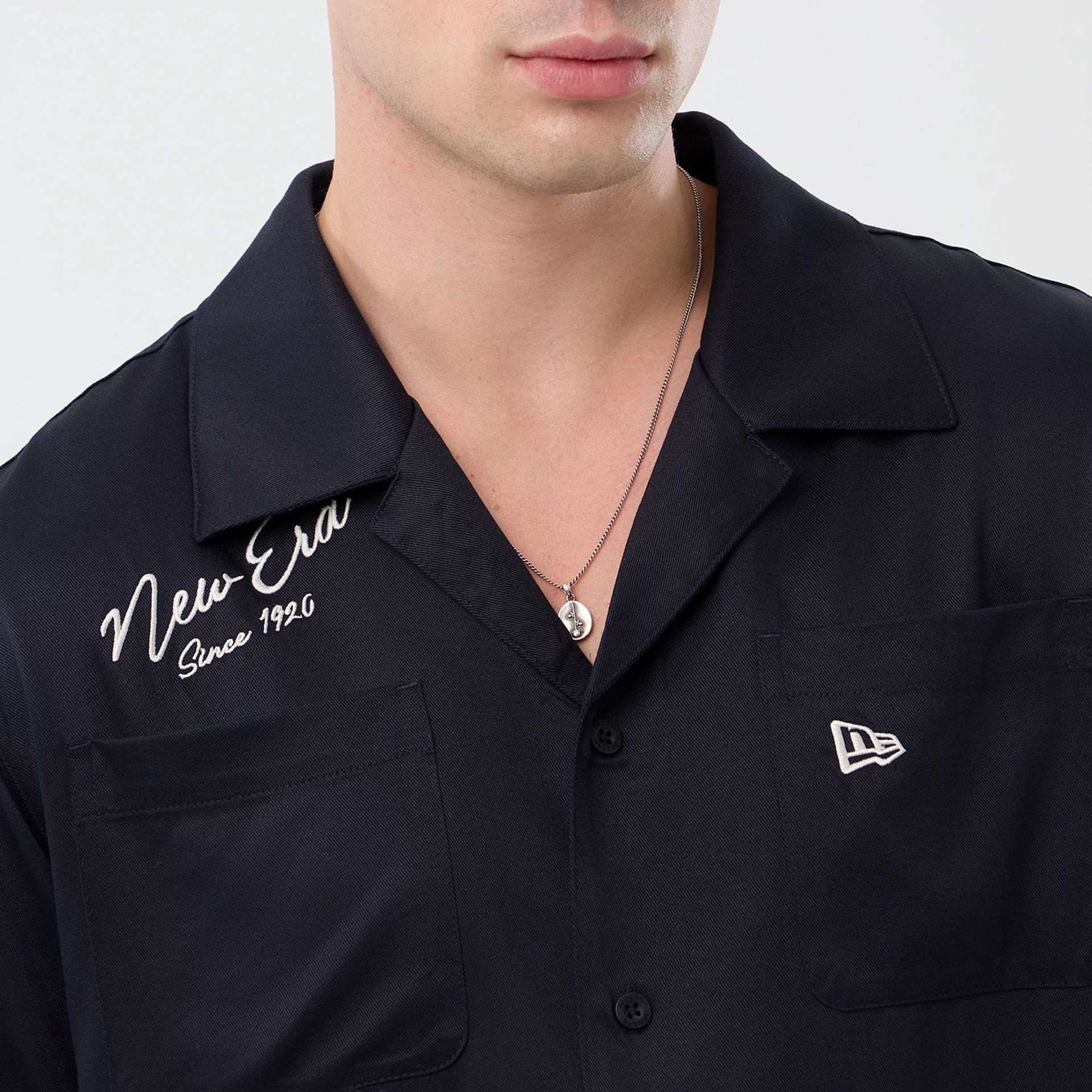 New Era Graphic Revere Navy Short Sleeve Shirt - Image 6