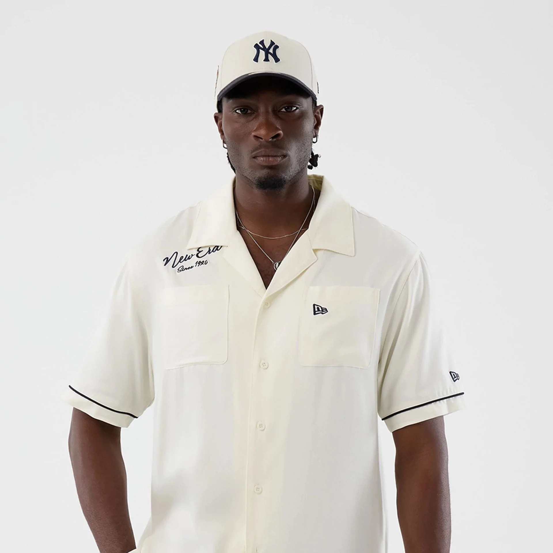 New Era Graphic Revere Open White Short Sleeve Shirt - Image 3