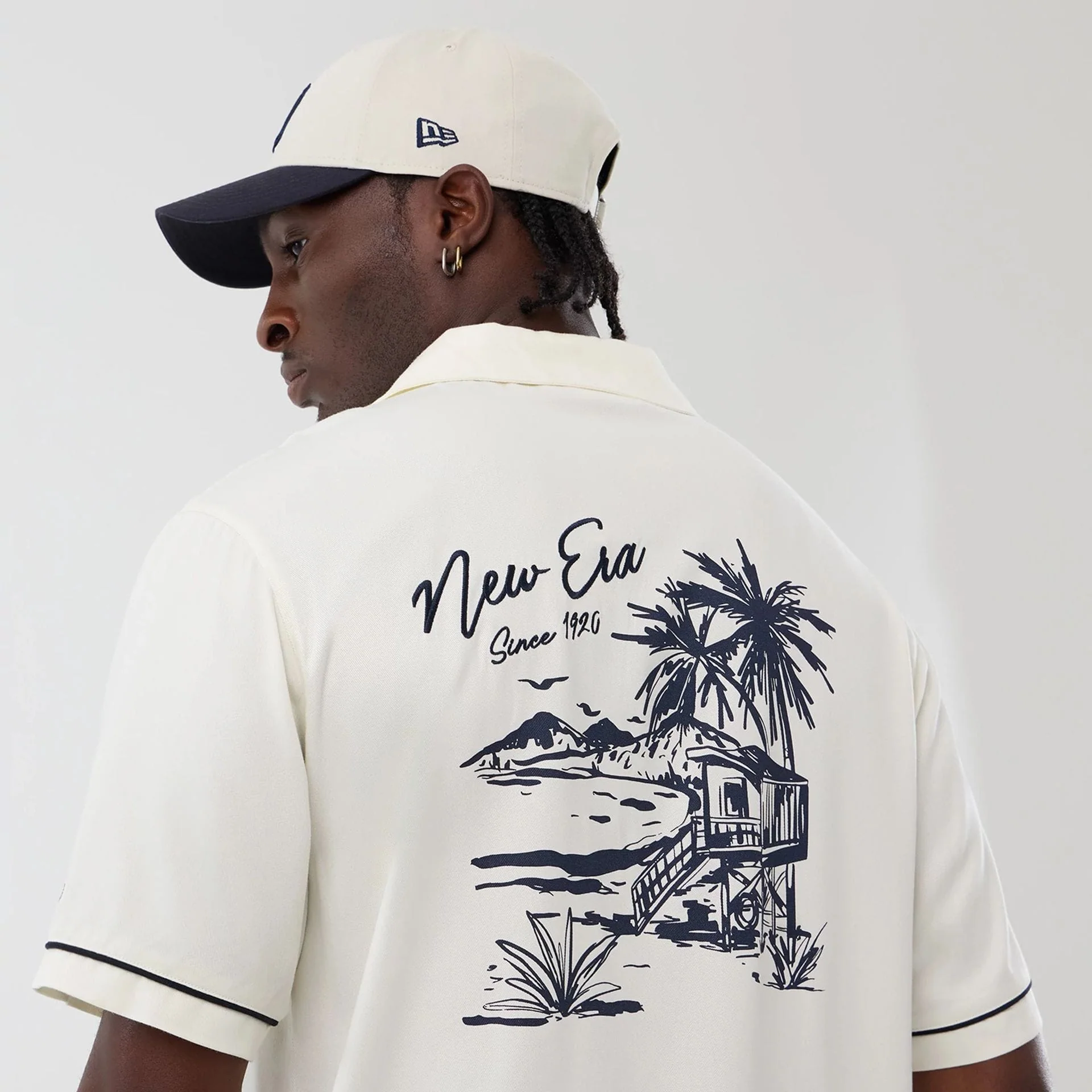 New Era Graphic Revere Open White Short Sleeve Shirt - Image 4