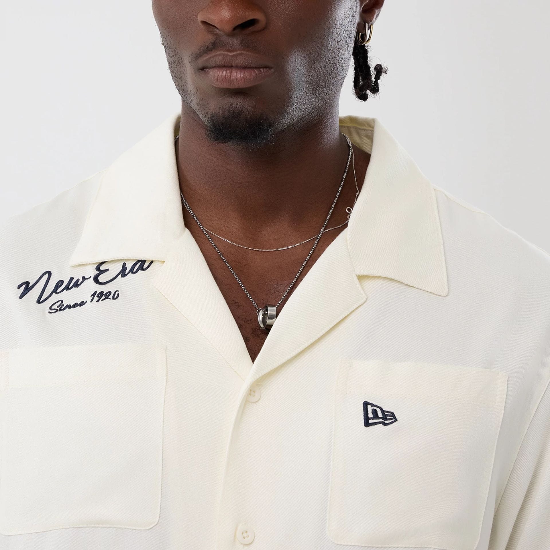 New Era Graphic Revere Open White Short Sleeve Shirt - Image 5