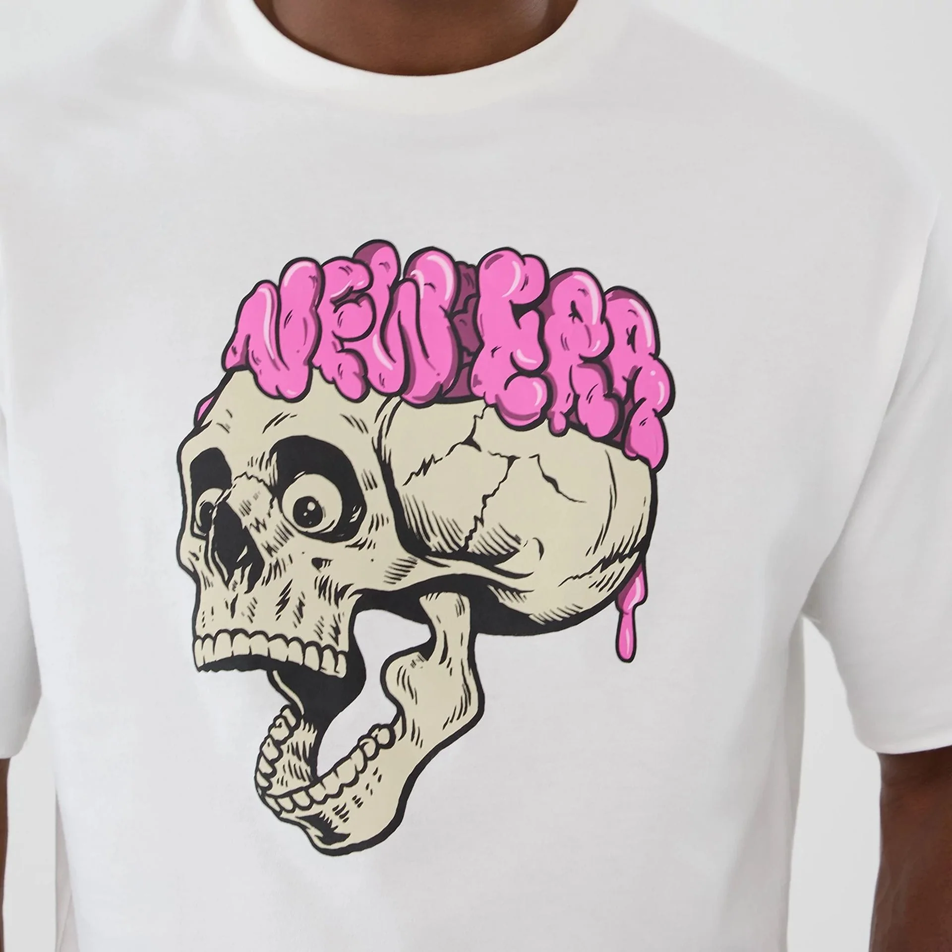New Era Halloween Skull Graphic White Oversized T-Shirt - Image 3